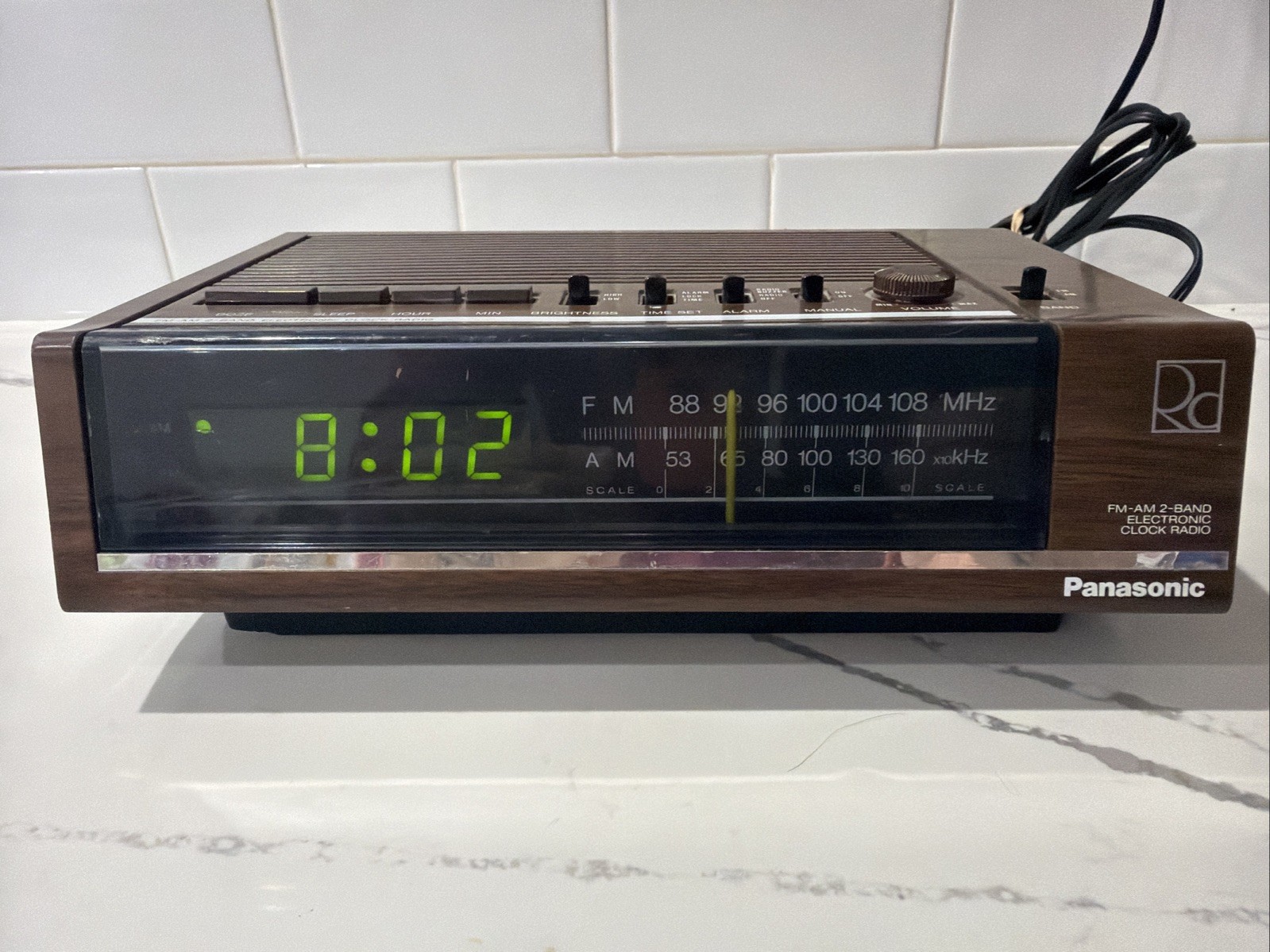 Vintage Panasonic RC-6050 Woodgrain FM/AM Alarm Clock Radio Digital Tested Works