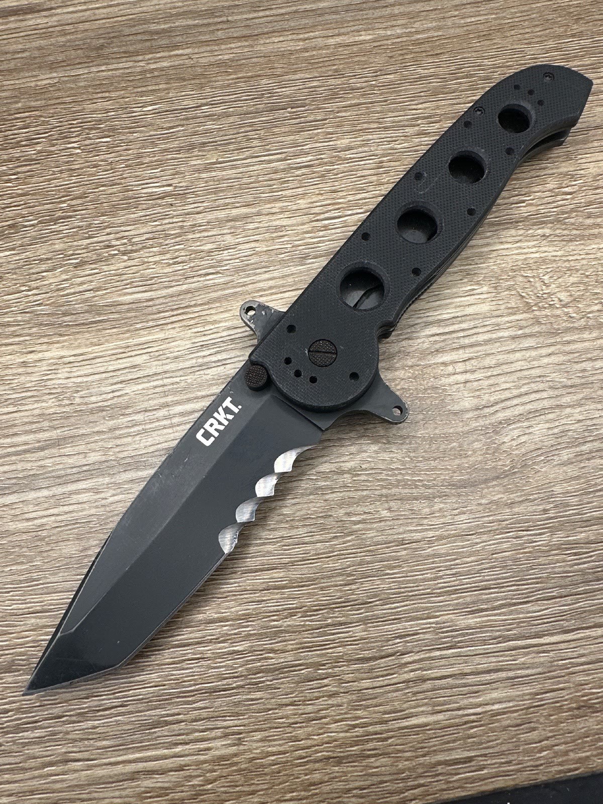CRKT M16-14SFG Carson Special Forces Black Tanto Veff Combo Folder Used CRKT M16-14SFG Carson Special Forces Black Tanto Veff Combo Folder Used