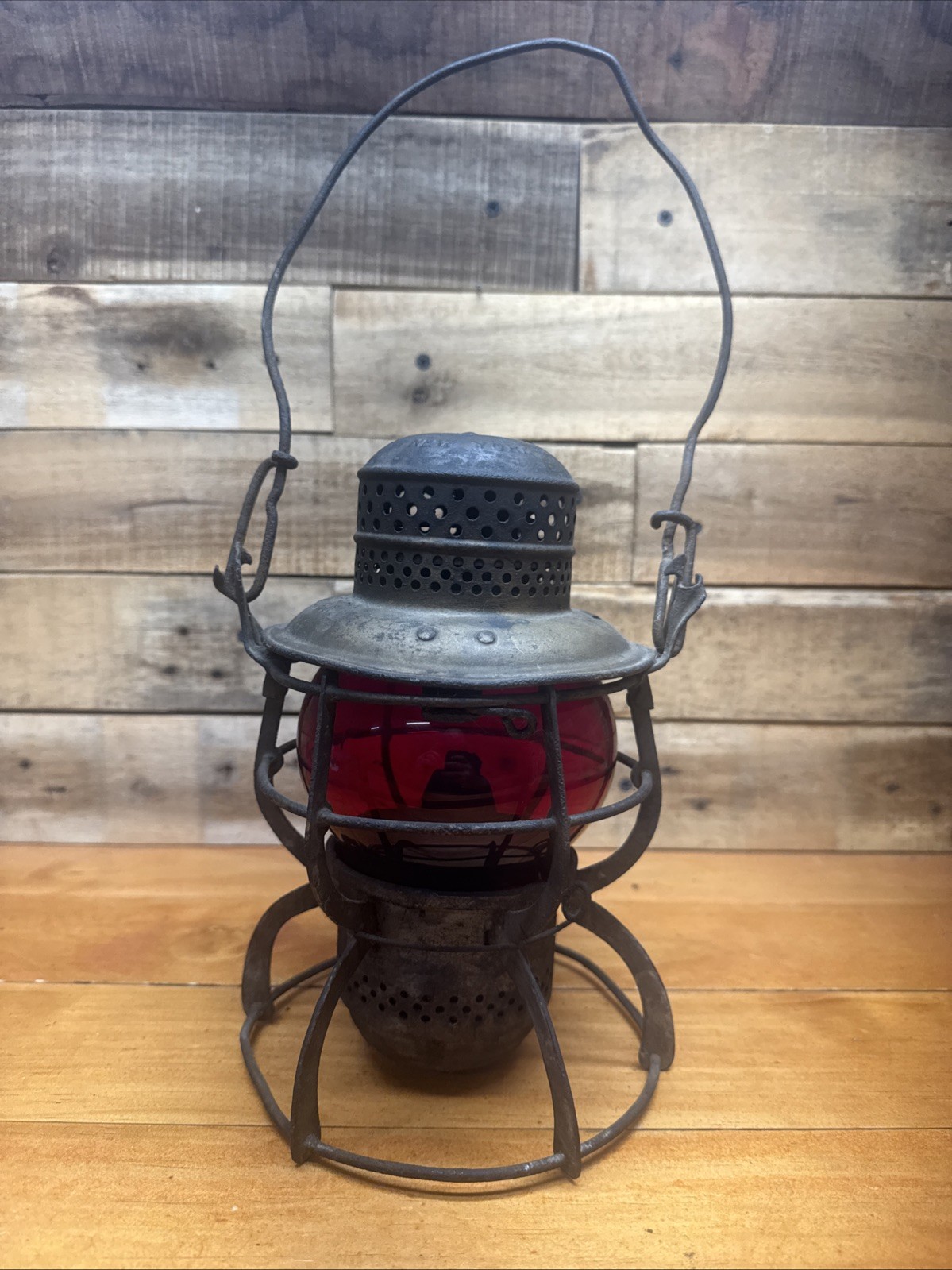 Vintage Armspear 1925 B&O RR Baltimore Ohio Railroad Lantern Red Globe Antique