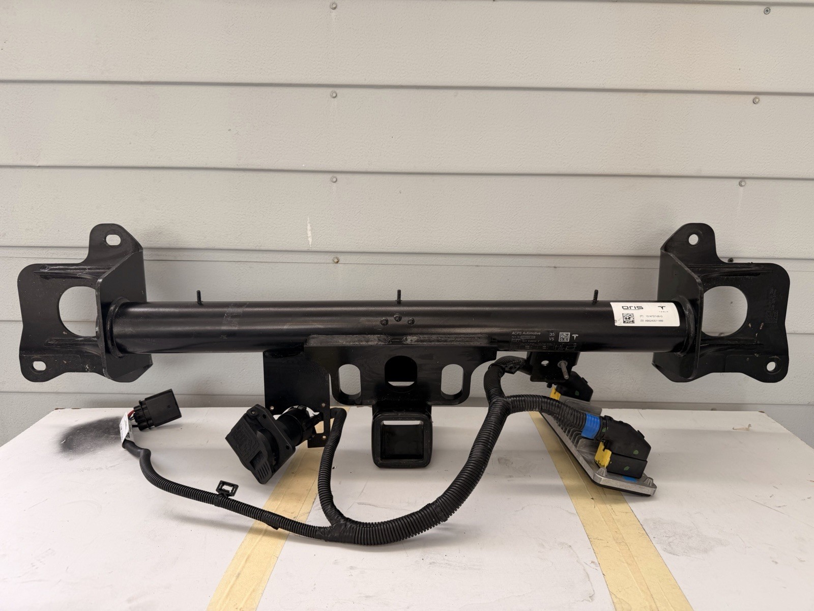 2020-2025 Tesla Model Y Tow Hitch Bar OEM 1514757-00-G (No Harness No Module ) 2020-2025 Tesla Model Y Tow Hitch Bar OEM 1514757-00-G (No Harness No Module )