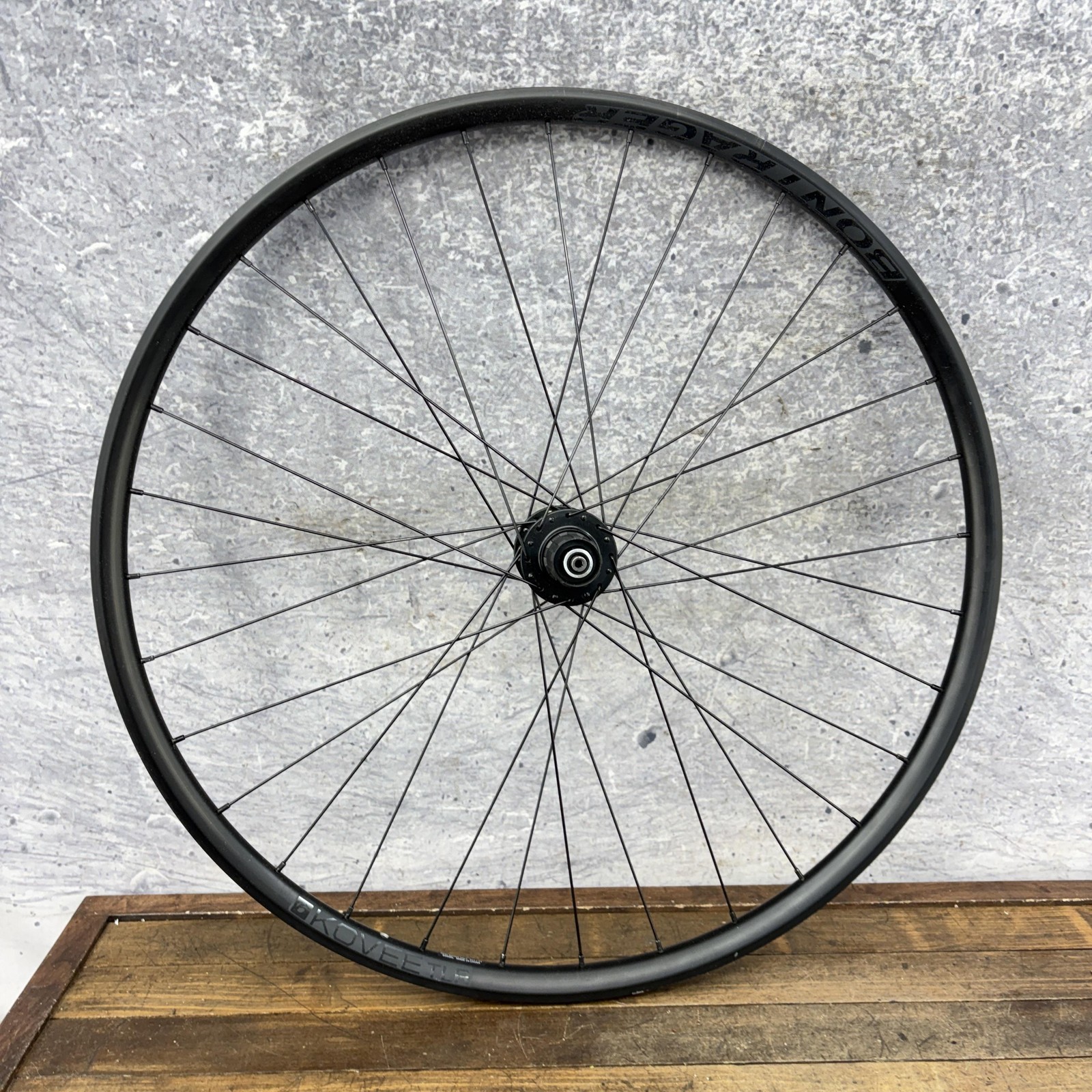 Bontrager Kovee TLR Rear Wheel 29in 700c QR 142mm 6-Bolt Disc 622x23 MTB 142