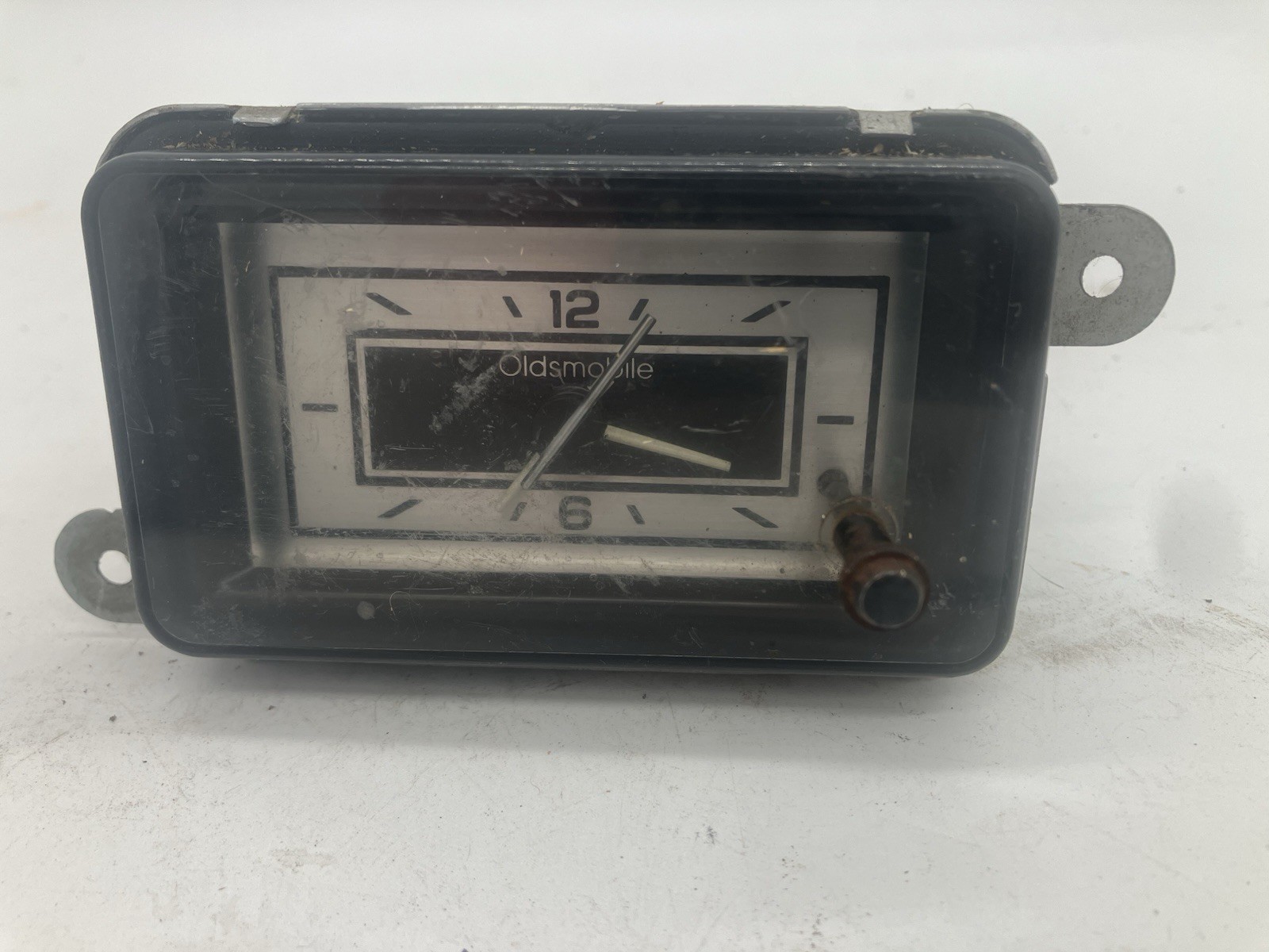 77 Oldsmobile Cutlass Salon Supreme Dash Clock USED