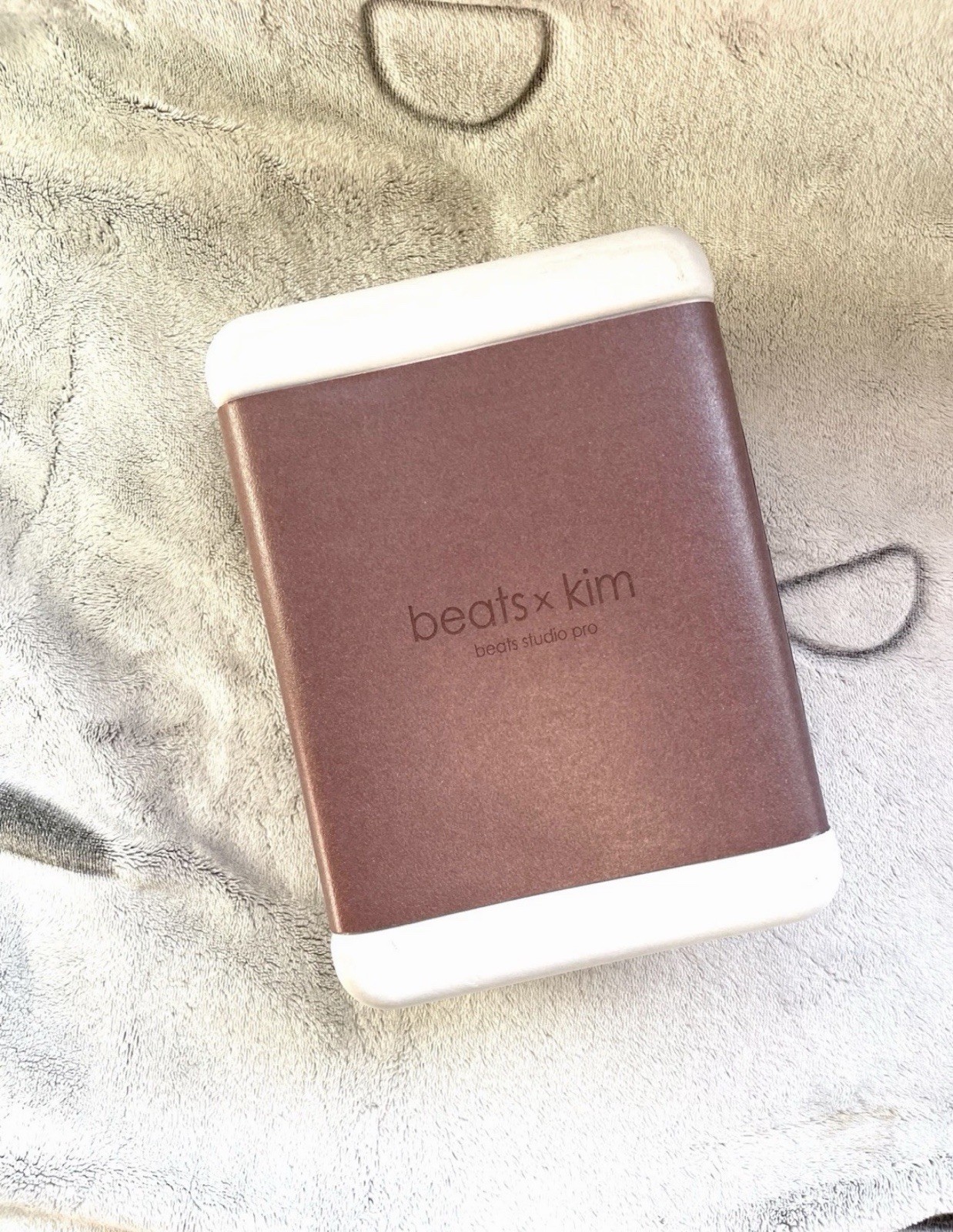 Brand New Sealed Beats Studio Pro KIM - Earth Wireless Bluetooth Headphones Brand New Sealed Beats Studio Pro KIM - Earth Wireless Bluetooth Headphones