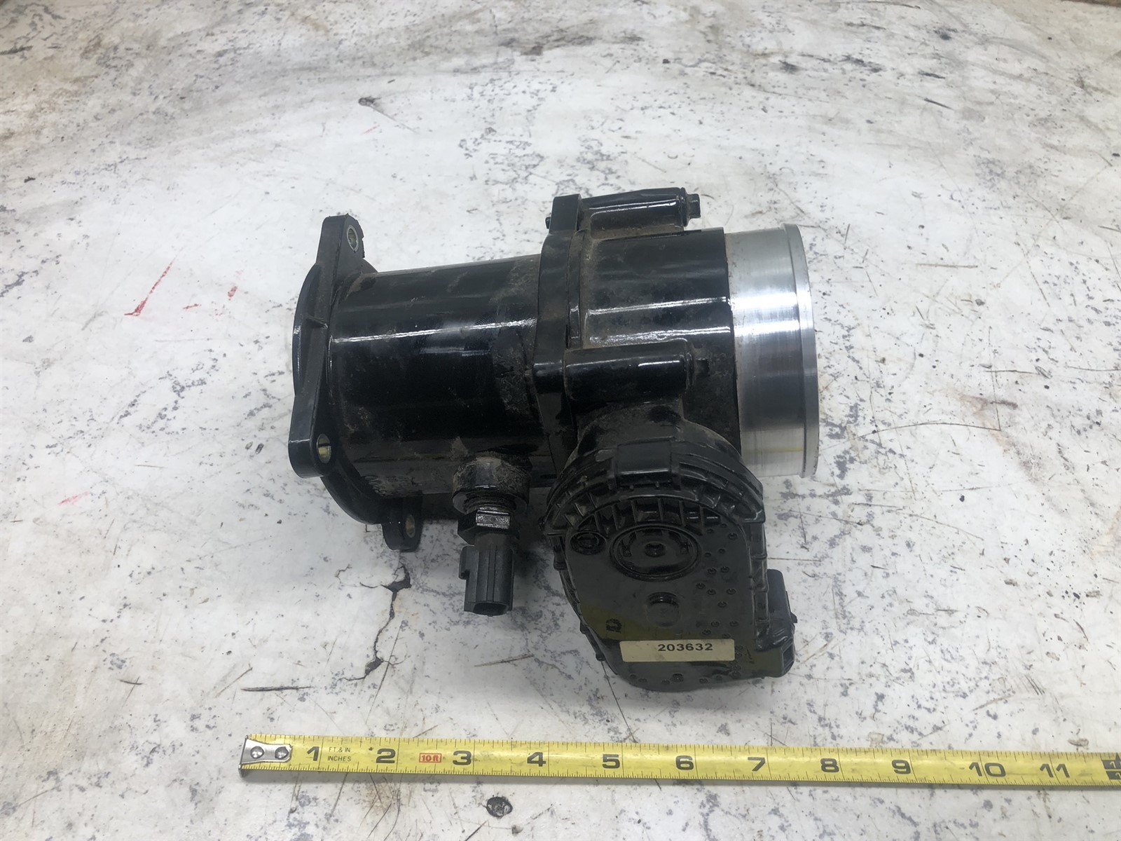 Indmar Raptor 6.2 L 440 V8 Ford Marine Engine intake throttlebody throttle body