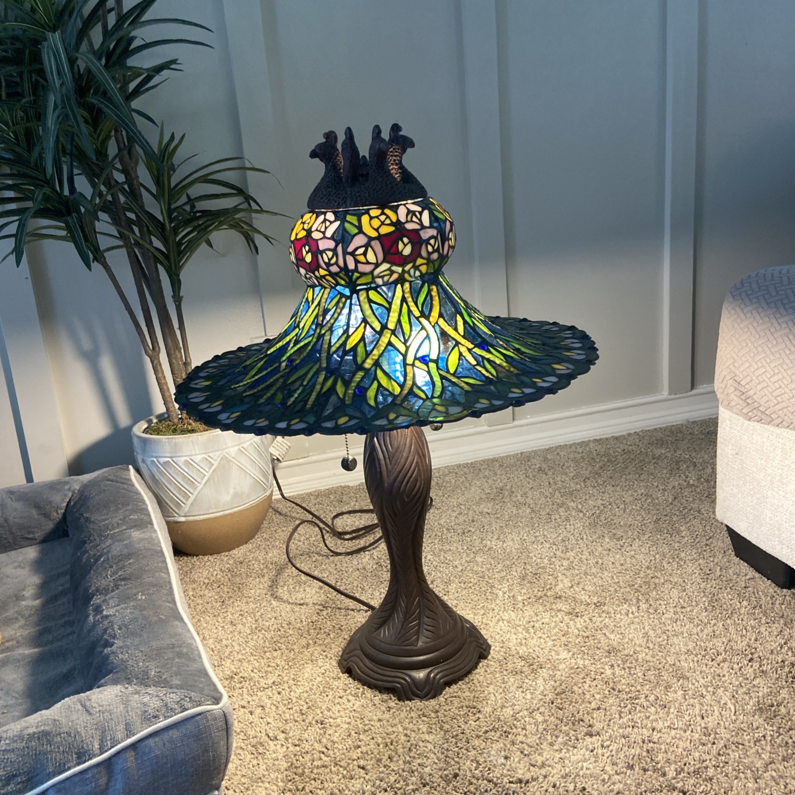 Royal Palace Tiffany Art Glass 28” Peacock Table Lamp 2 Chain New Royal Palace Tiffany Art Glass 28” Peacock Table Lamp 2 Chain New