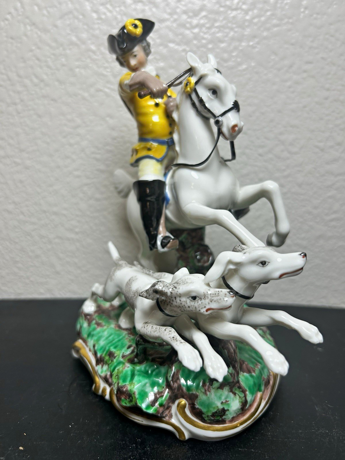 Vintage NYMPHENBURG PORCELAIN FRANKENTHAL yellow hunting GERMANY DOG HORSE Vintage NYMPHENBURG PORCELAIN FRANKENTHAL yellow hunting GERMANY DOG HORSE