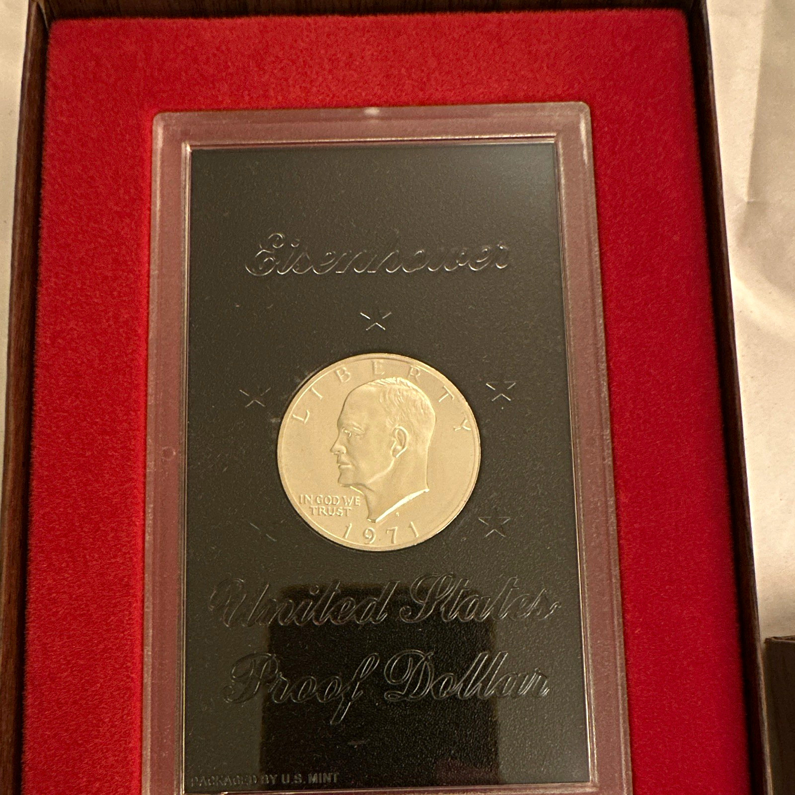 1971 S Proof Eisenhower $1 Dollar 40% Silver Type 1 US Mint Packaging 1971 S Proof Eisenhower $1 Dollar 40% Silver Type 1 US Mint Packaging