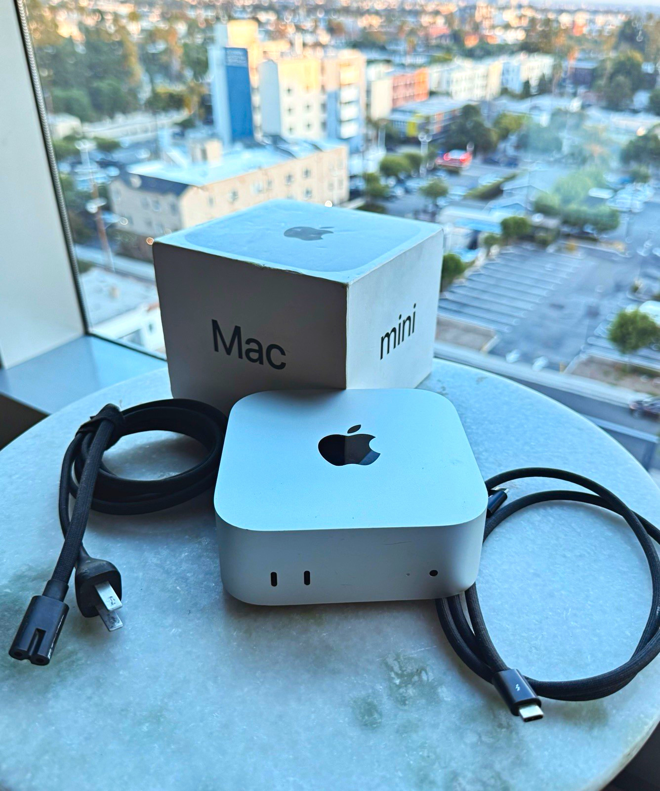 Mac Mini 16GB RAM | 512GB SSD + Thunderbolt 5 Pro Cable BUNDLE