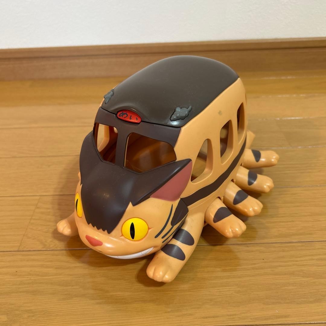 Studio Ghibli My Neighbor Totoro cat bus moves flutteringly Action toy Used