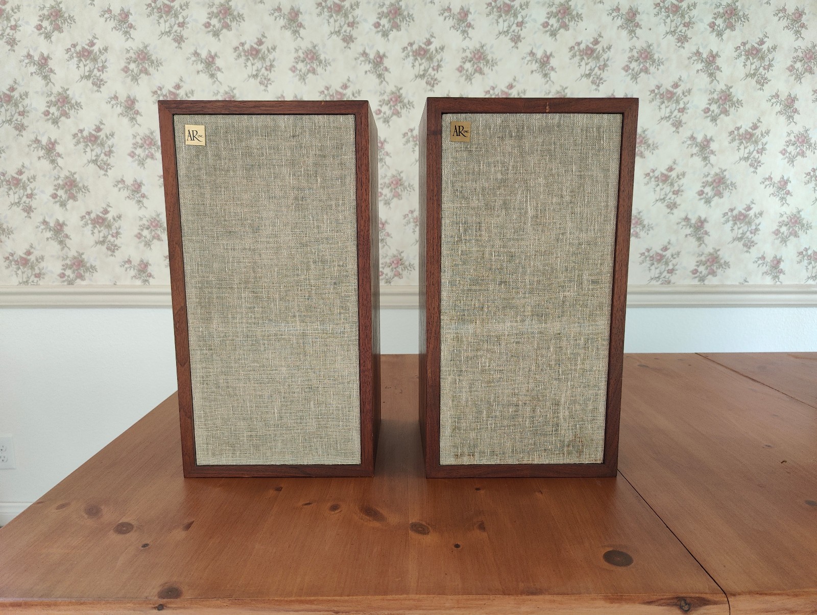 Best Condition on Ebay - Vintage Acoustic Research AR—4x Speakers