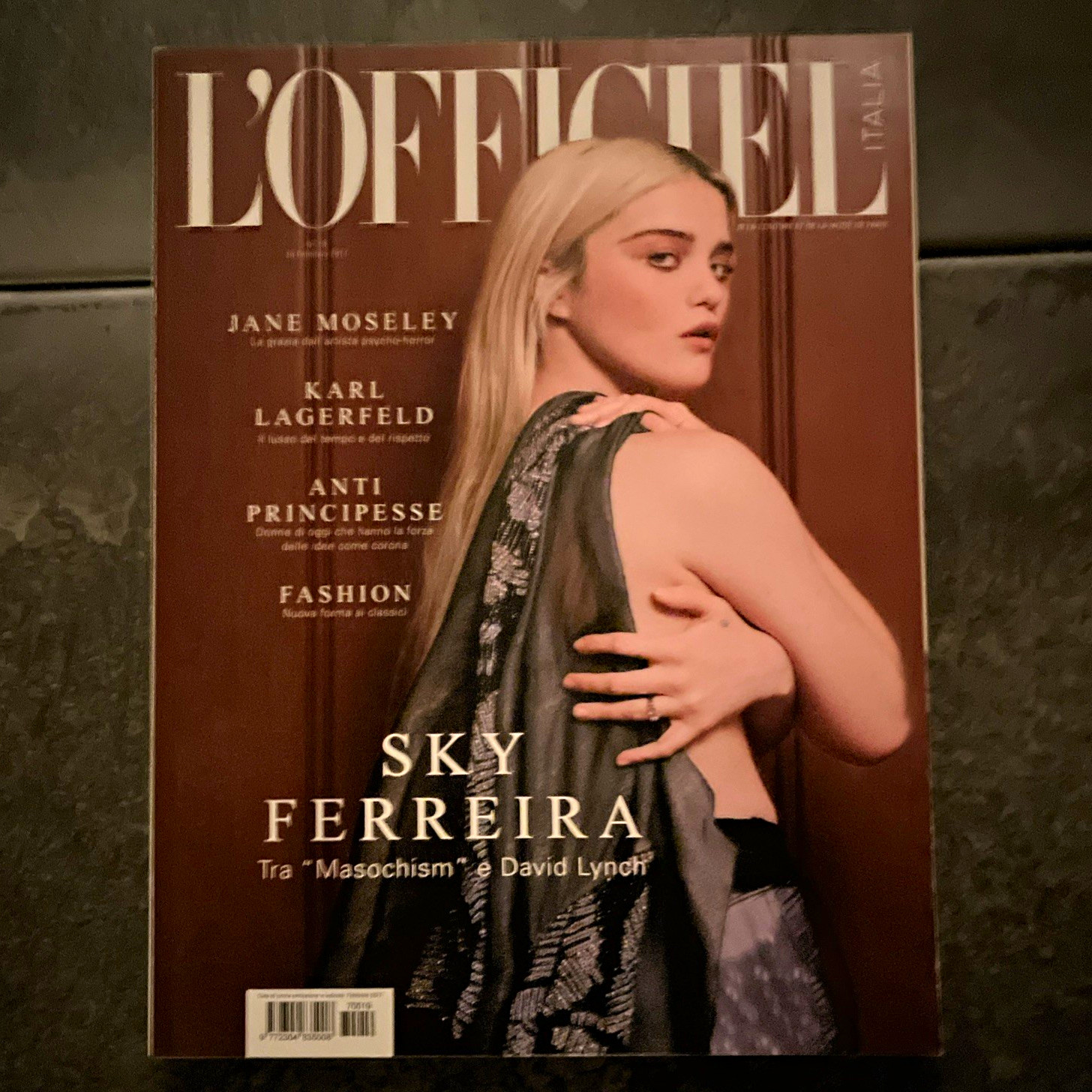 L’OFFICIEL Italia Magazine 2017 Sky Ferreira RARE 
