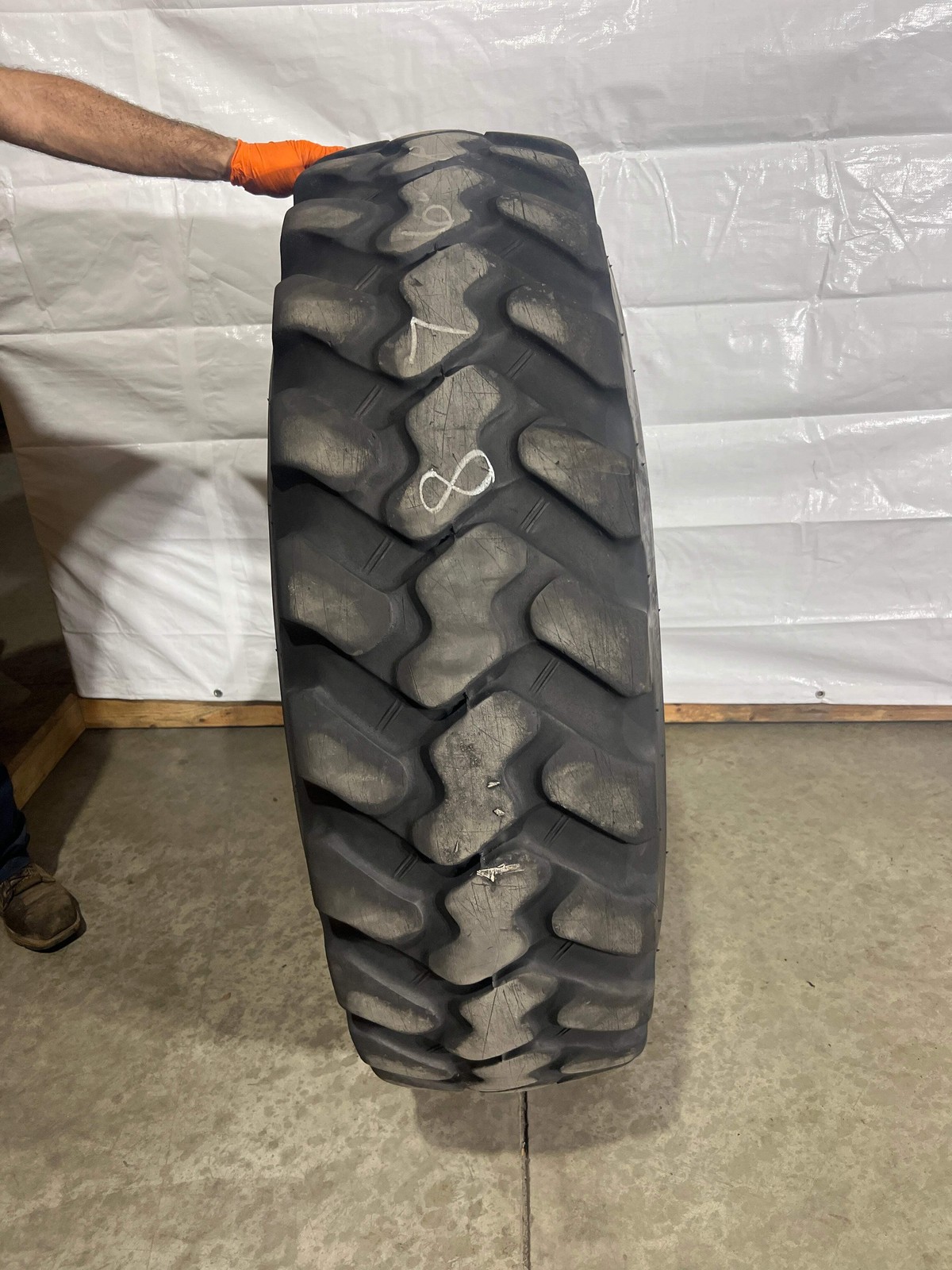14.00R24 BRIDGESTONE GRADER V STEEL ULTRA TRACTION #8768