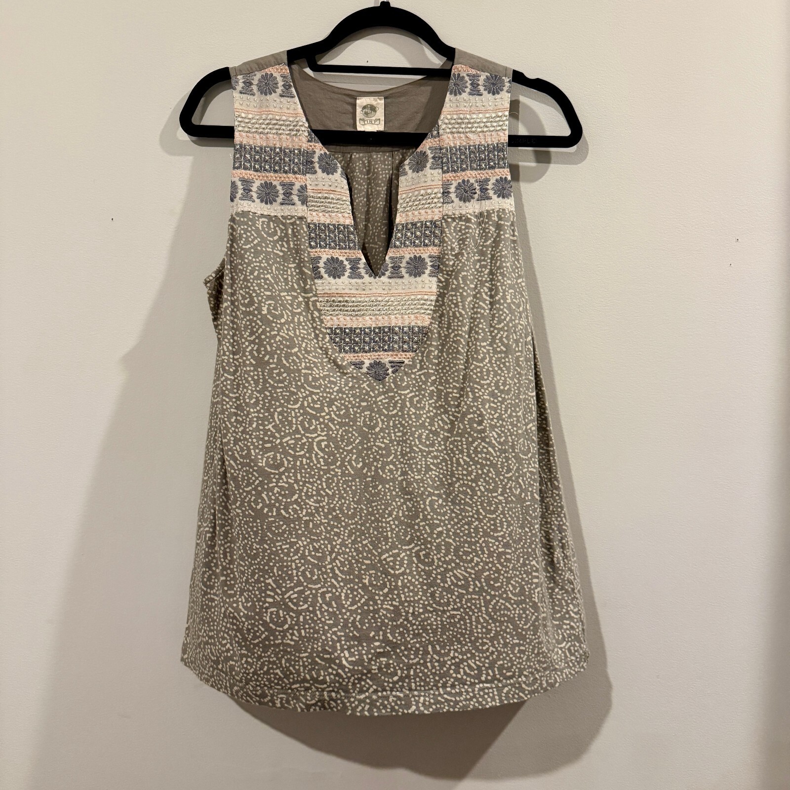 Anthropologie Tiny Tank Top M Olive Green Embroidered Boho Split Neck Blouse Anthropologie Tiny Tank Top M Olive Green Embroidered Boho Split Neck Blouse
