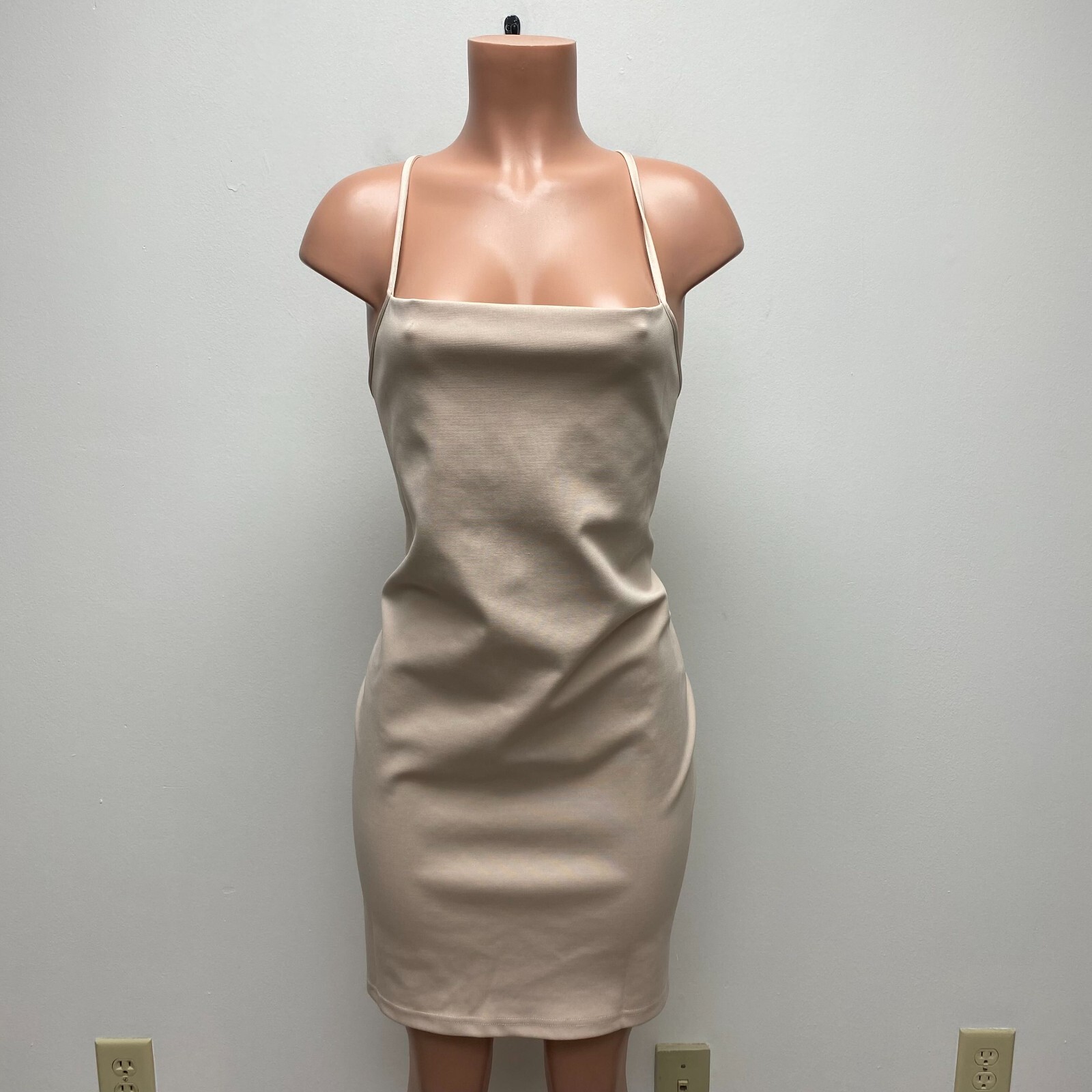 Topshop Women Dusty Pink Square Neck Cut Out Crossback Strappy Mini Dress 14 $65 Topshop Women Dusty Pink Square Neck Cut Out Crossback Strappy Mini Dress 14 $65