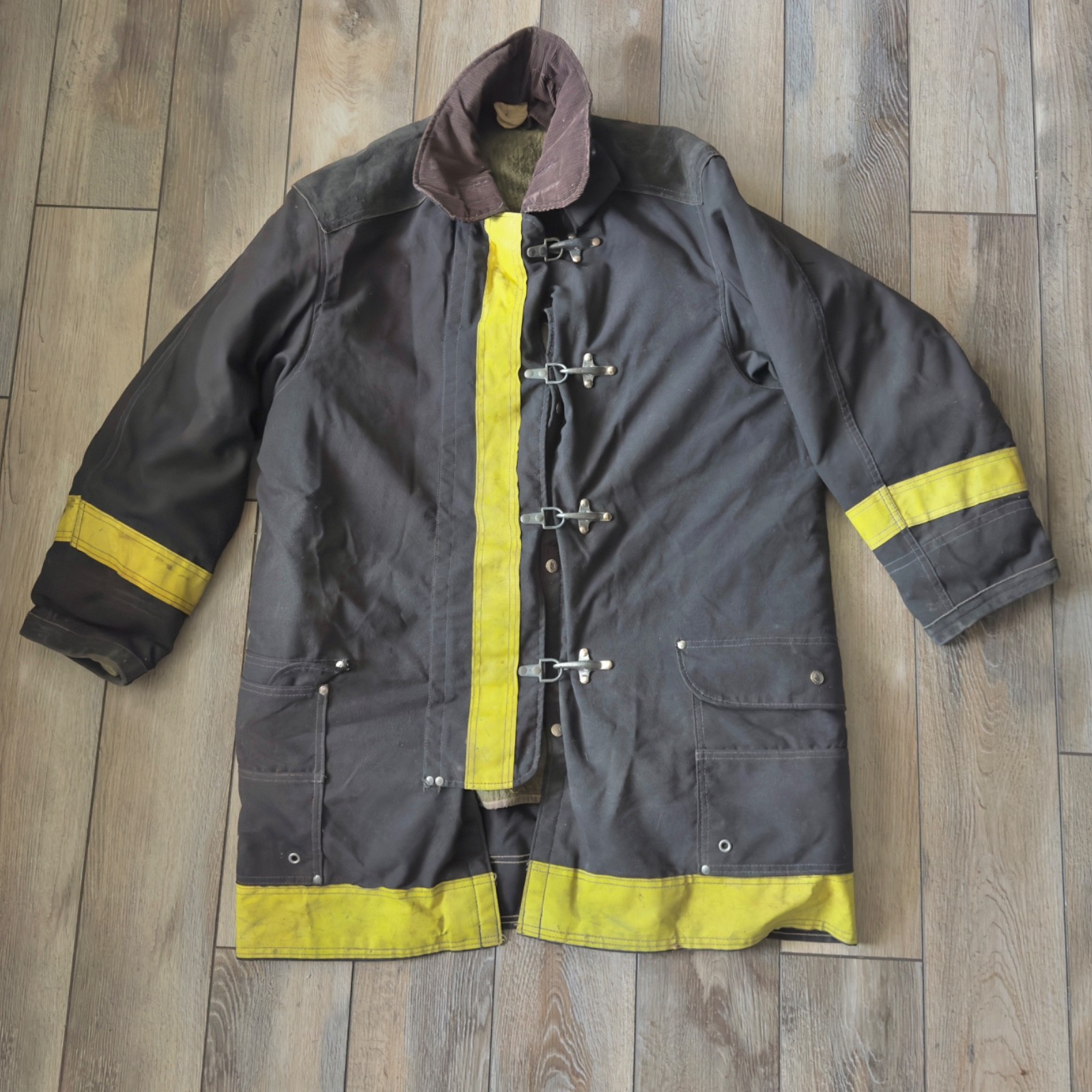 Vintage Lion Janesville Large Black Firefighter Turnout Bunker Gear Jacket Coat