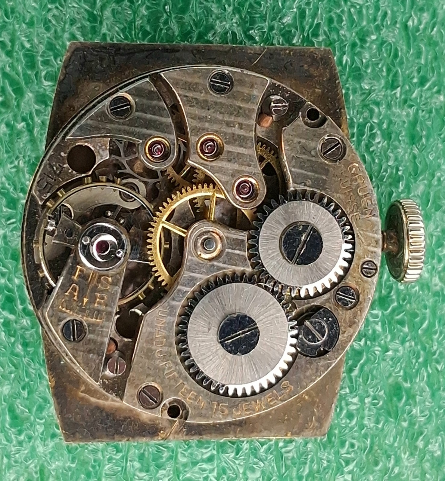 Lot M569 Mens Gruen Art Deco 715 Manual Wind 15J Movement Vintage Watch Parts