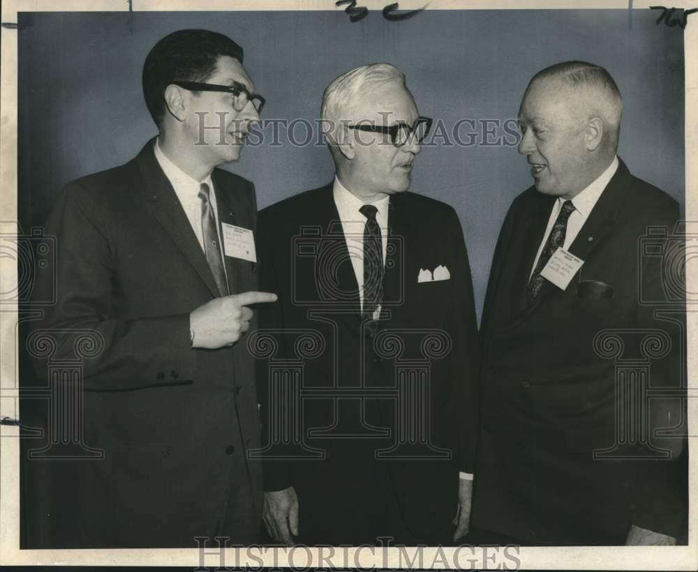 1969 Press Photo Wade Mountz, American Protestant Hospital Association meeting