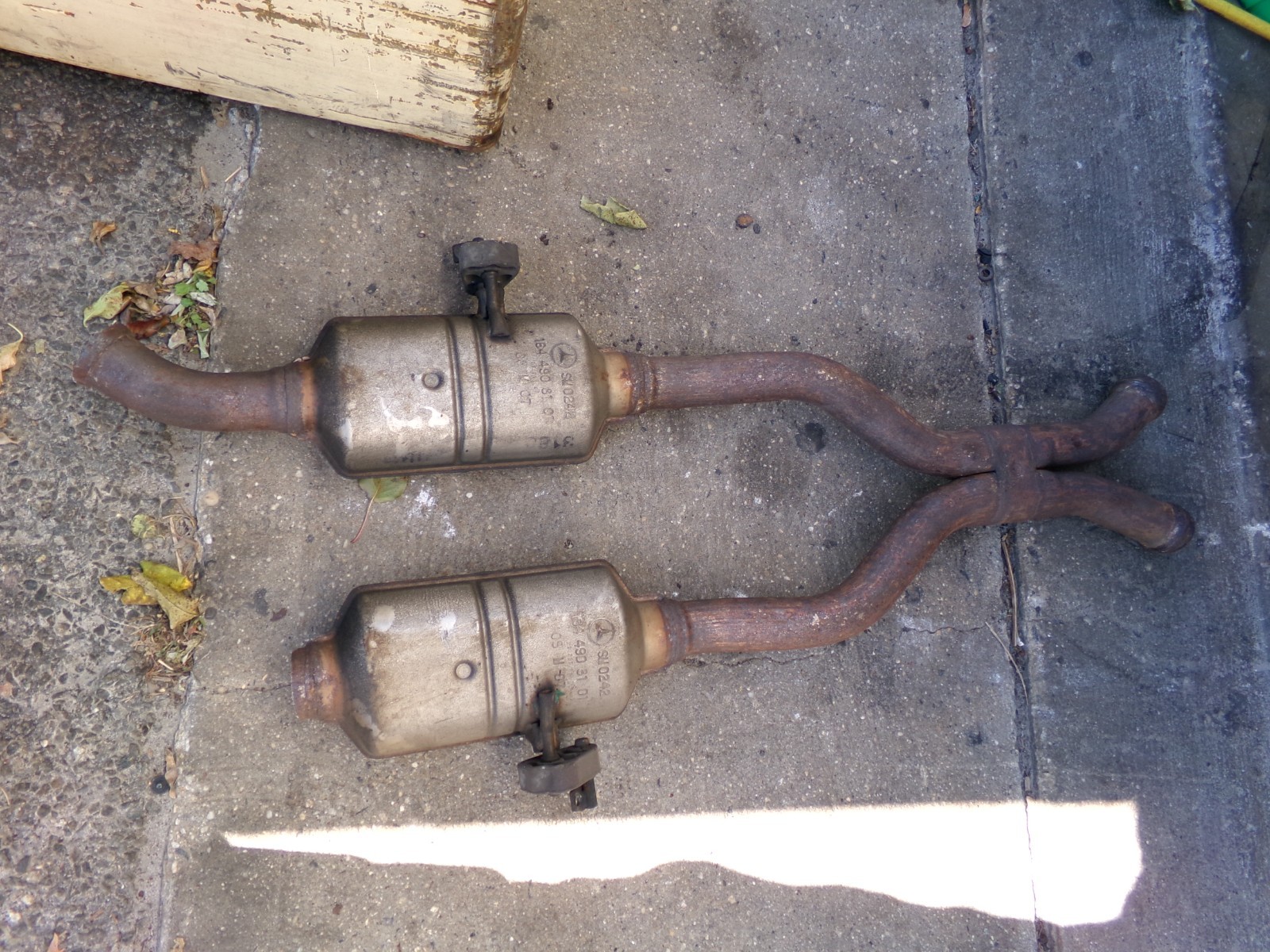 Center Exhaust Central Muffler 1644908101 06-11 Mercedes Benz W164 ML350 ML500 Center Exhaust Central Muffler 1644908101 06-11 Mercedes Benz W164 ML350 ML500