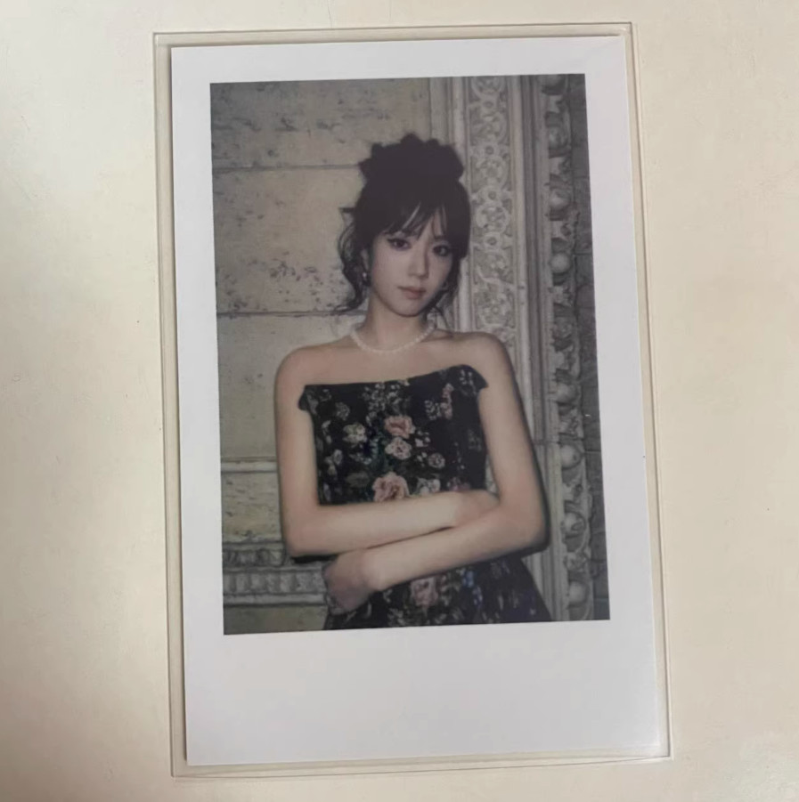 BLACKPINK Jisoo Mini Card Pearl Polaroid Offline Flash Event Insadong Special BLACKPINK Jisoo Mini Card Pearl Polaroid Offline Flash Event Insadong Special