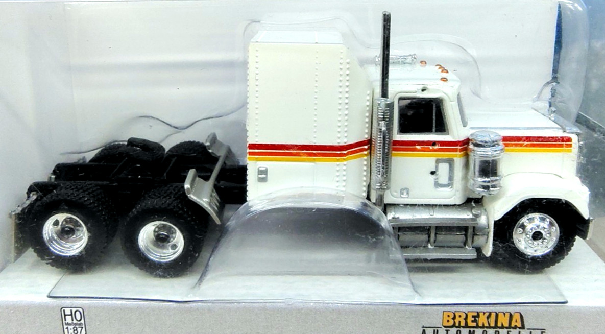HO=1/87 RTR-BREKINA GMC GENERAL TRACTOR-3 AXLE-BENTZ SLEEPER,BUILT SEMI TRUCK-WT HO=1/87 RTR-BREKINA GMC GENERAL TRACTOR-3 AXLE-BENTZ SLEEPER,BUILT SEMI TRUCK-WT