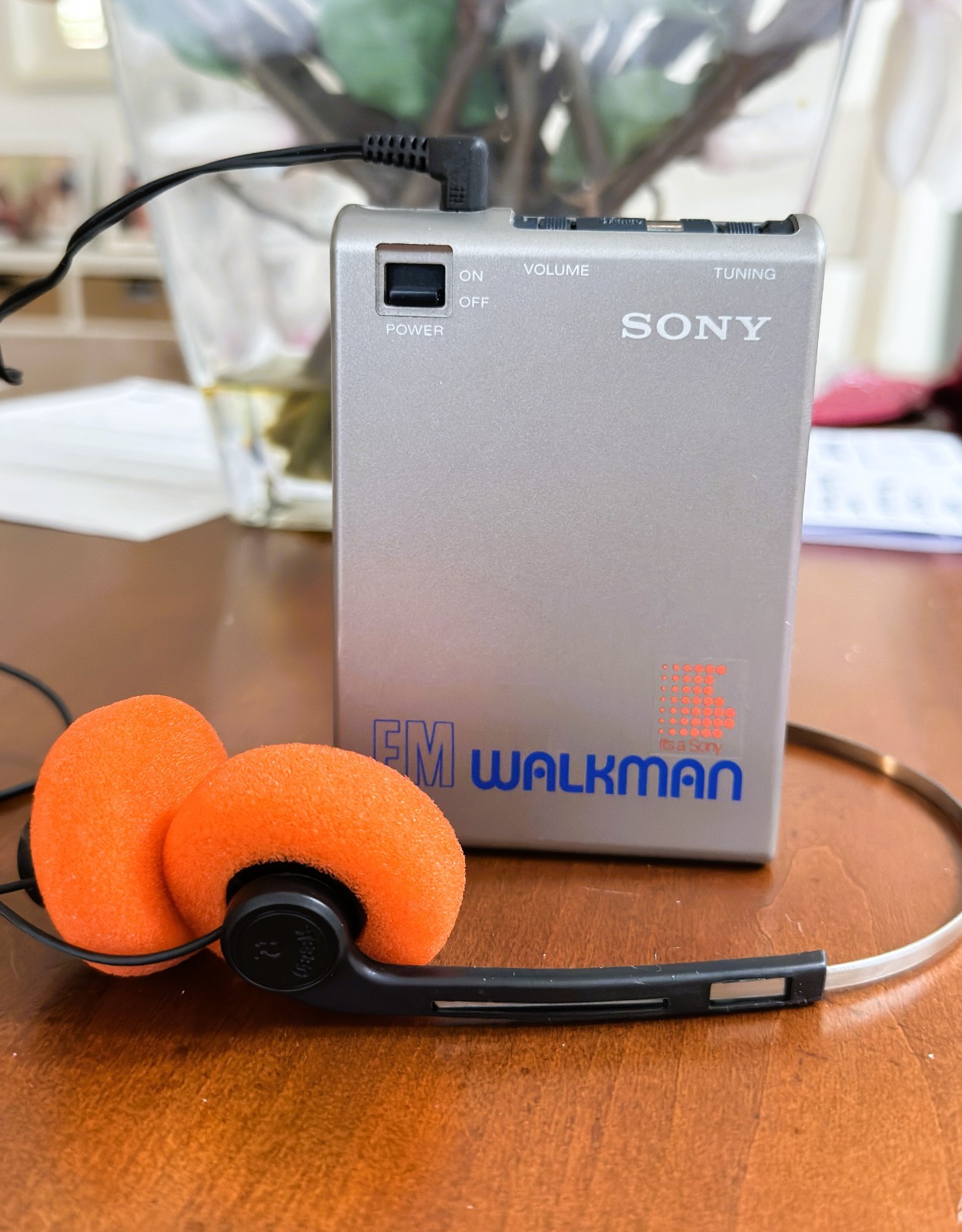 A Vintage Sony Walkman SRF-30W FM Stereo Receiver Radio- PRISTINE Condition A Vintage Sony Walkman SRF-30W FM Stereo Receiver Radio- PRISTINE Condition
