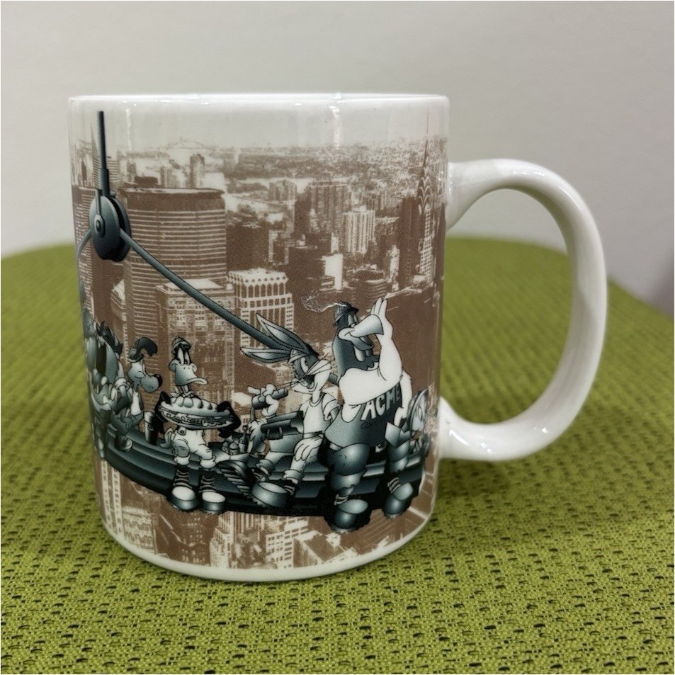 Vintage 1993 Warner Bros Studio Store Looney Tunes New York NY Helluva Town Mug Vintage 1993 Warner Bros Studio Store Looney Tunes New York NY Helluva Town Mug