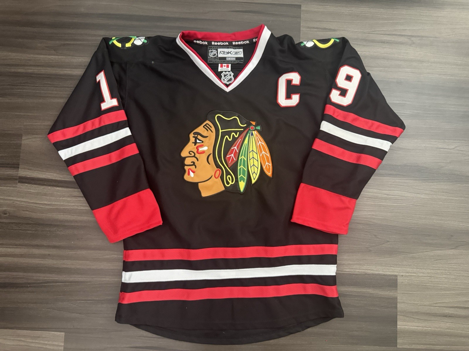 Reebok Chicago Blackhawks Jonathan Toews NHL CCM Captain Patch Jersey Men 50 L Reebok Chicago Blackhawks Jonathan Toews NHL CCM Captain Patch Jersey Men 50 L