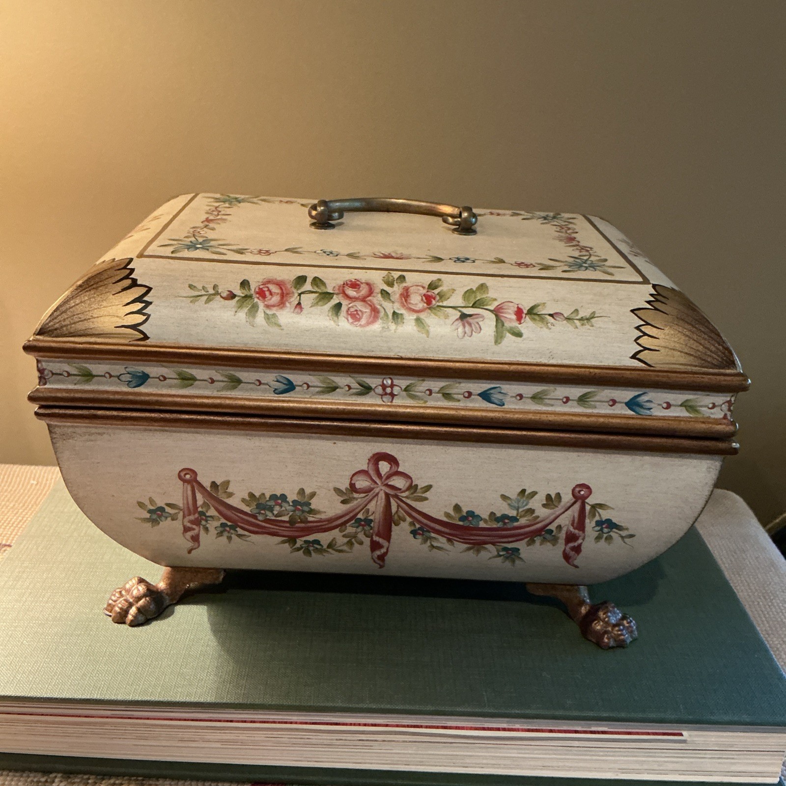 VTG French Style Floral Swag Painted Bombe Box 10” x 7” x 6.25”T ClawFeet VTG French Style Floral Swag Painted Bombe Box 10” x 7” x 6.25”T ClawFeet