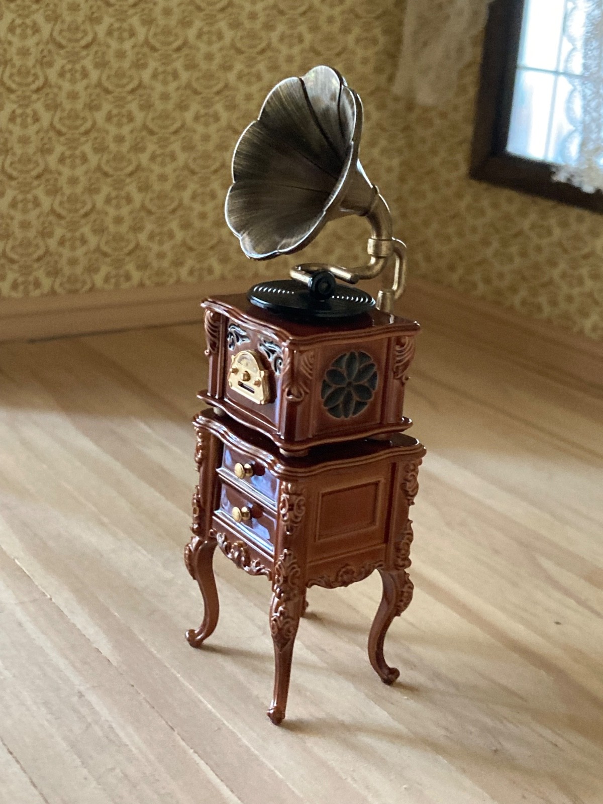 1:12 Dollhouse Miniatures Victorian Phonograph Stereo & Table *Plays 3 Songs*