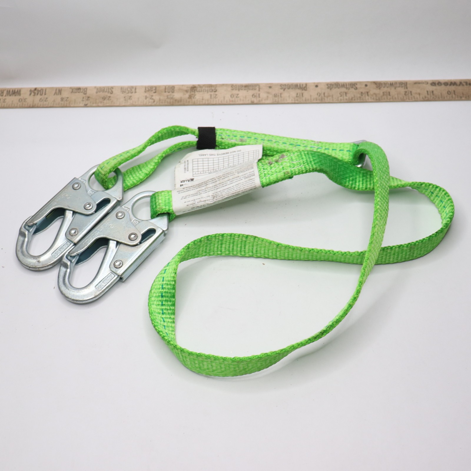 Honeywell Adjustable Web Lanyard w/2 Locking Green 4\' to 6\' 210TWLS-Z7/6FTGN