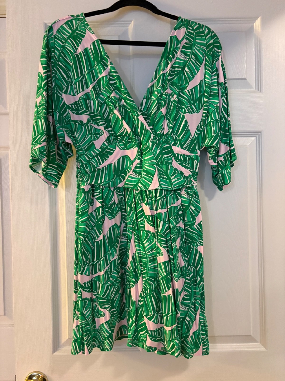 Lilly Pulitzer Green and Pink Leaf Tropical V-Neck 3/4 Sleeve Romper Size M