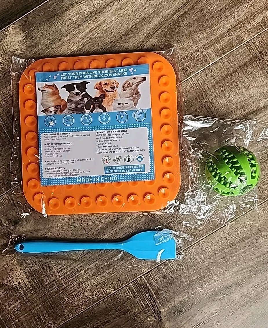 Pet Lick Pad with Spatula Plus Treat Ball- New in Pkg - Food grade Silicone