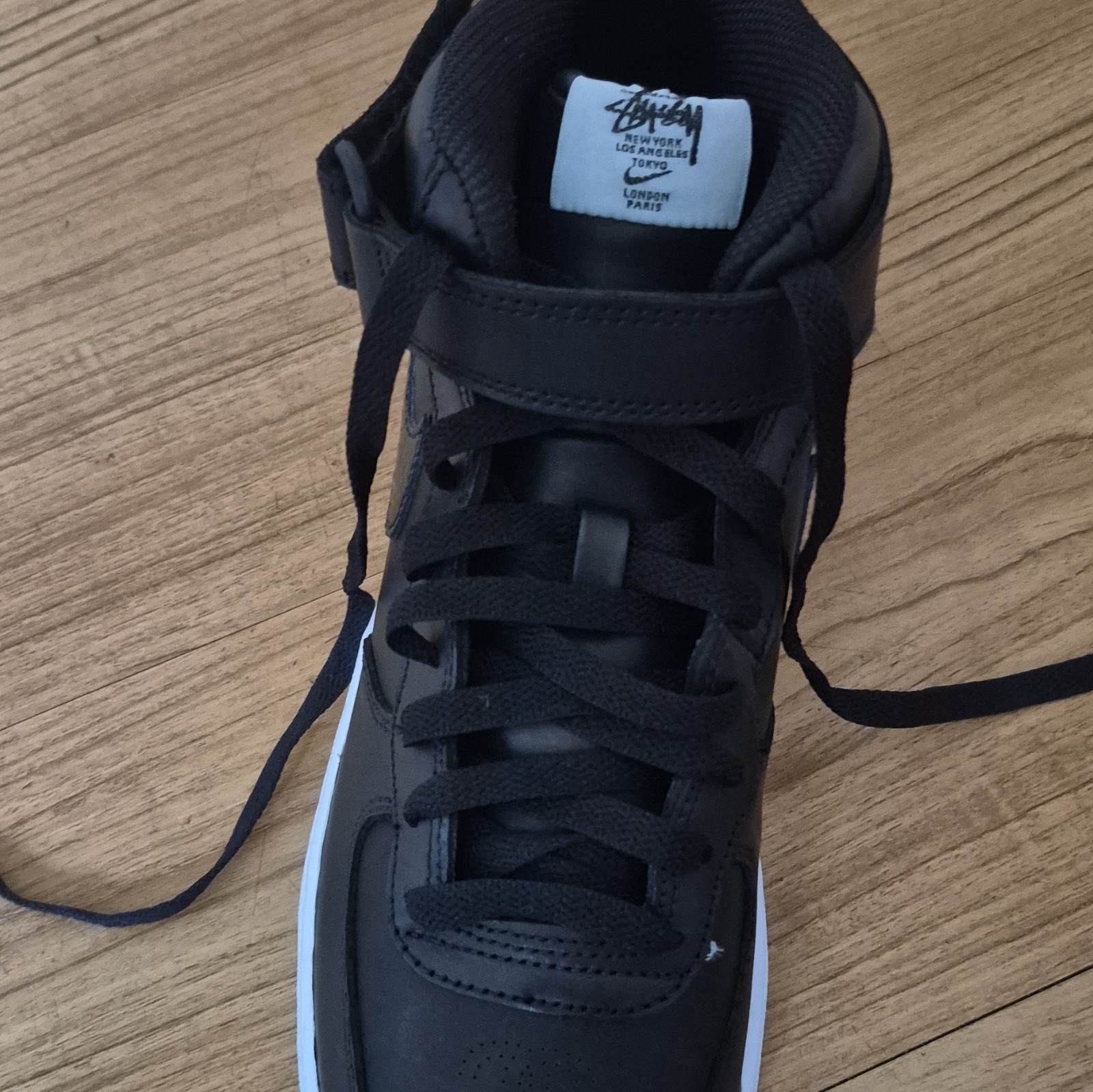 Stüssy Men\'s Black Lace-Up Athletic Sneakers Pre-Owned Excellent