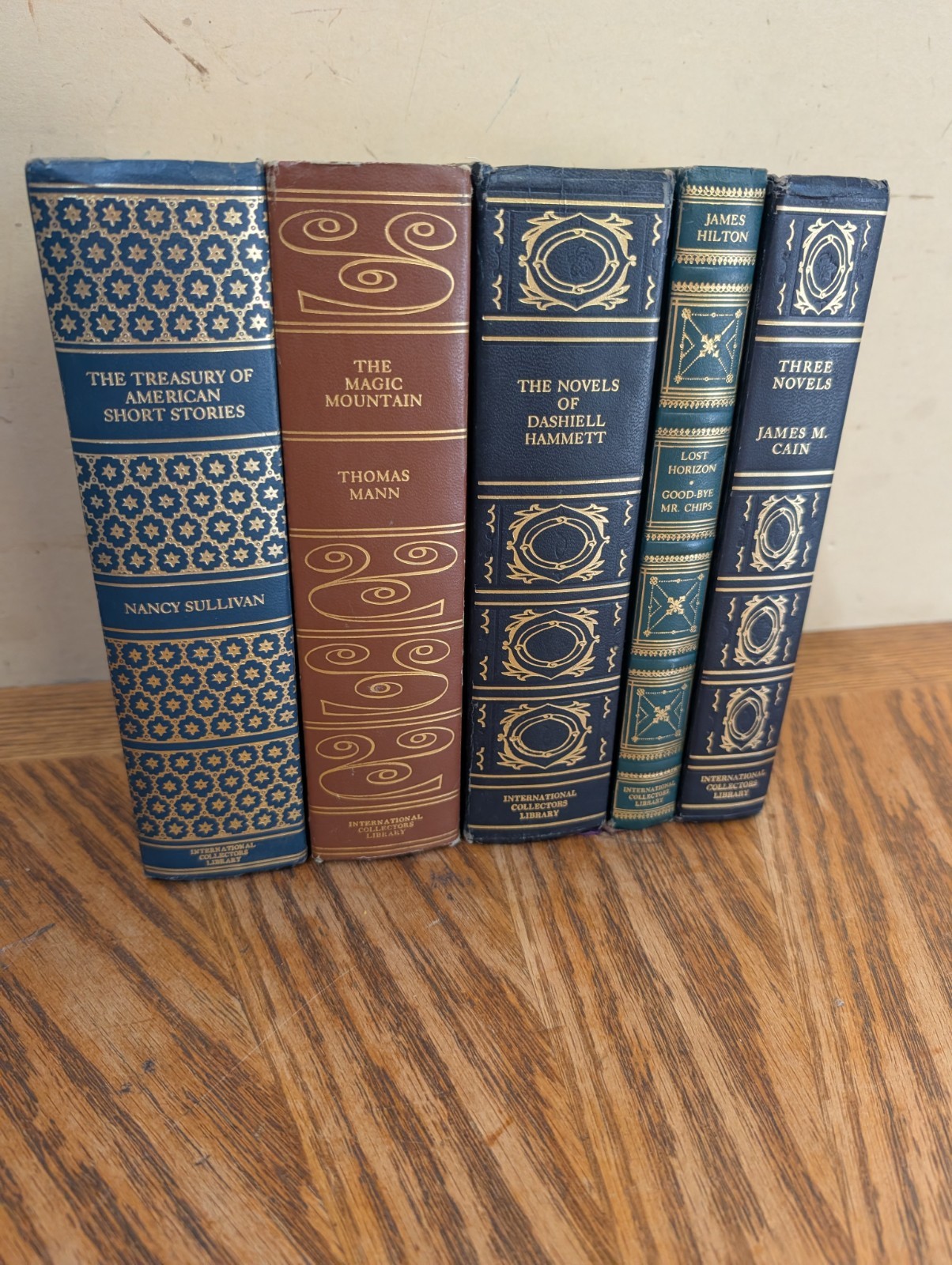 International Collectors Library Lot Of 5 Multi Color Decor Decorative Design International Collectors Library Lot Of 5 Multi Color Decor Decorative Design