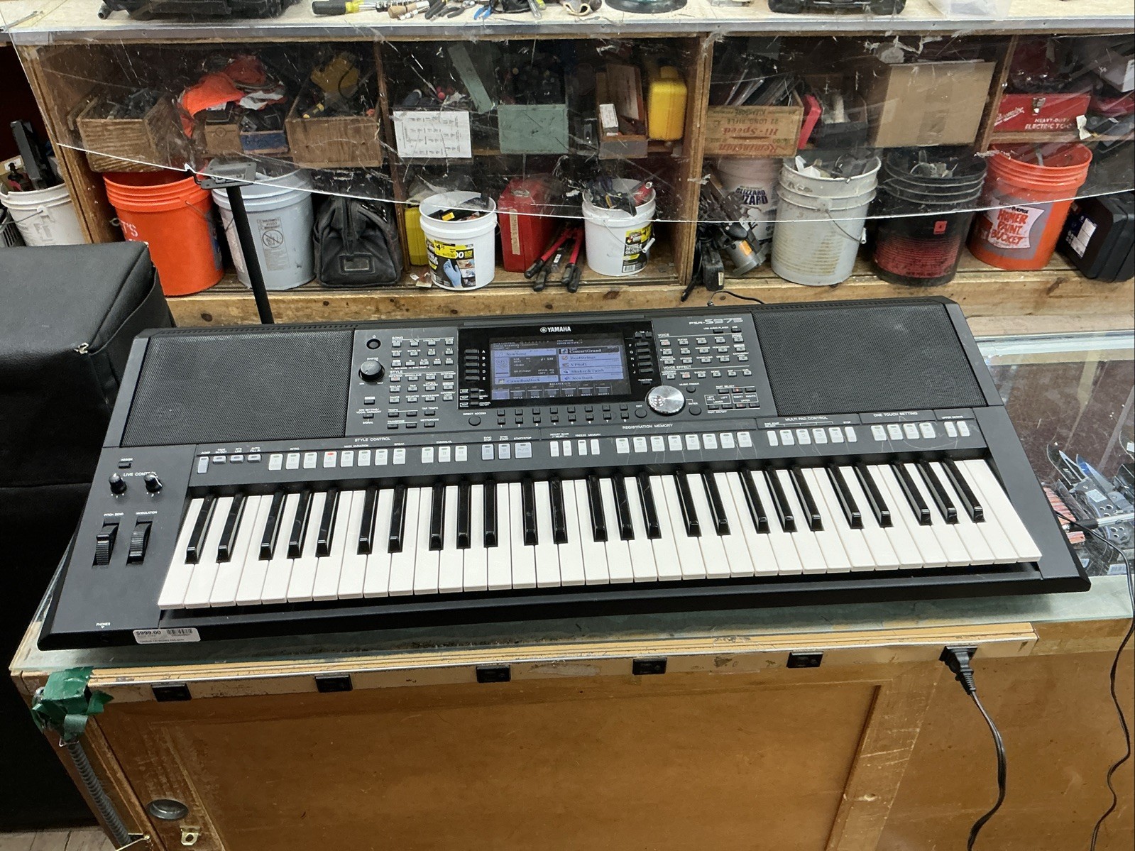 Yamaha PSR-S975 Keyboard Fully Functional Arranger Workstation 61-Key