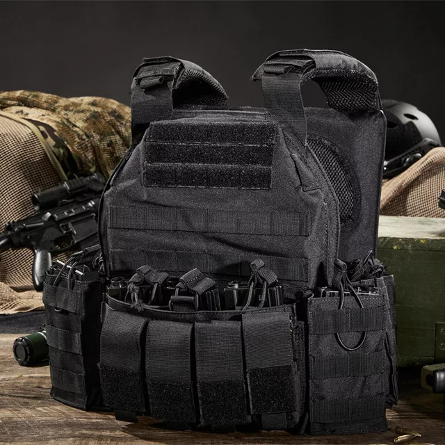 Deluxe Heavy Duty Plate Carrier with Ammo Pouches - Black