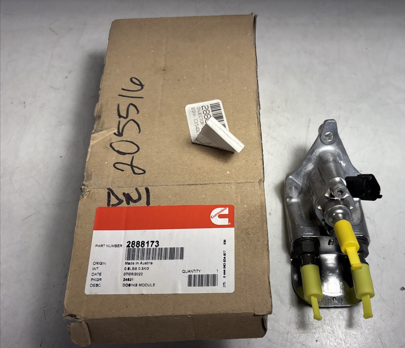 NEW GENUINE CUMMINS INJECTOR-UREA OEM 2888173 2888173CUM (DEF DOSER) OEM NEW GENUINE CUMMINS INJECTOR-UREA OEM 2888173 2888173CUM (DEF DOSER) OEM