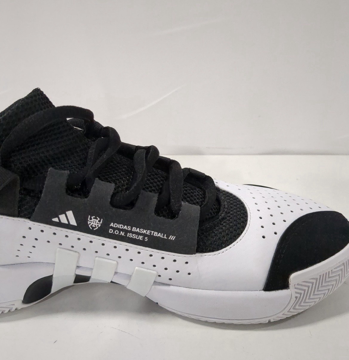 Adidas D.O.N. Issue 5 Basketball Sneakers Lace Up Athletic Tennis Shoes 7