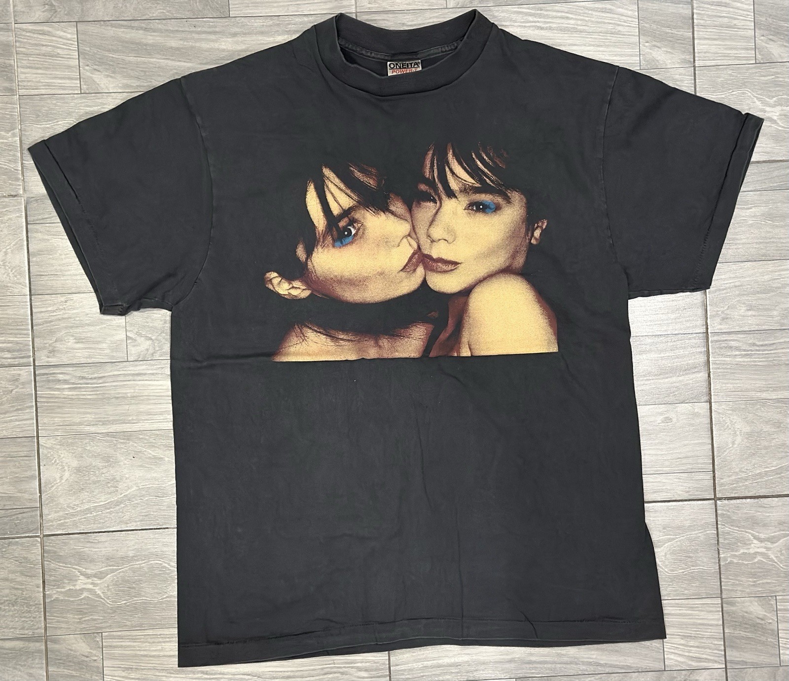 BJORk vintage 1995 ISOBEL t shirt TWIN BJORk vintage 1995 ISOBEL t shirt TWIN