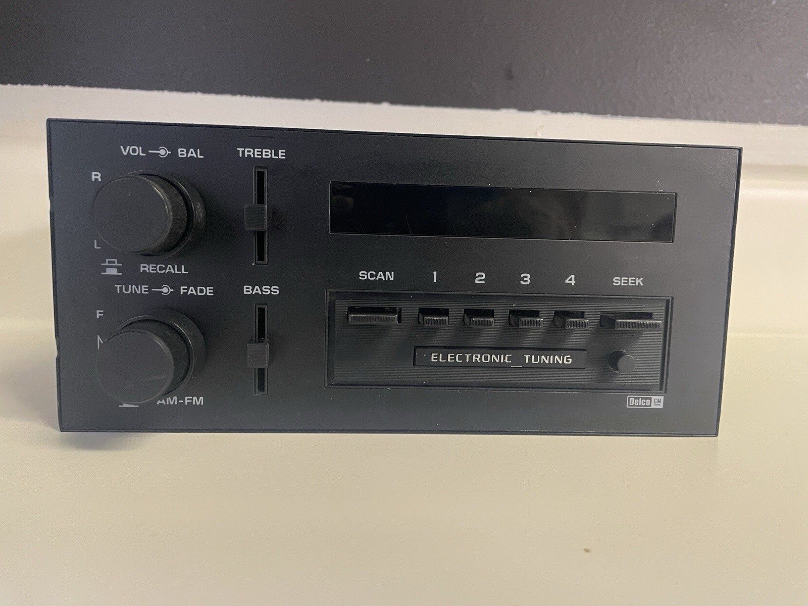 1982 - 86 Chevy Delco AM/FM radio \