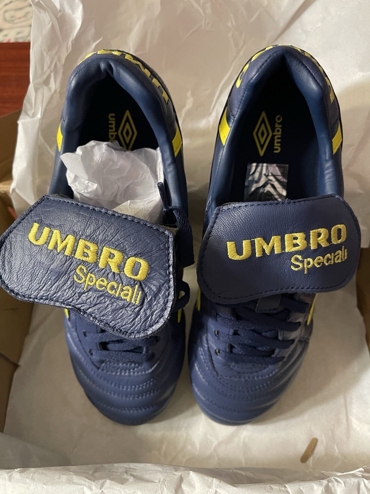 Umbro Speciali Pro 24 FG Soccer Cleats Mens 7 Navy Safety Yellow