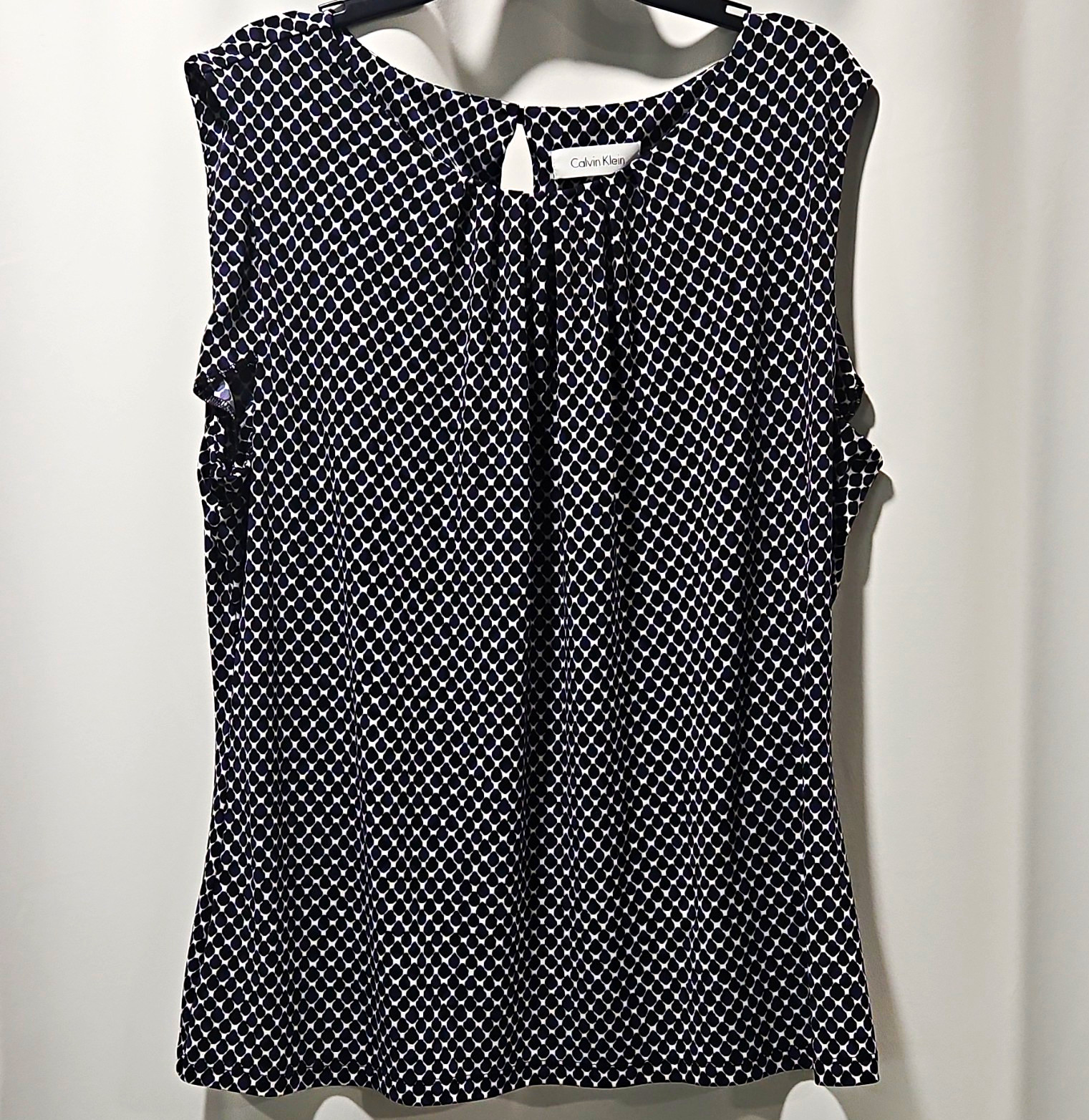 Calvin Klein Women\'s XL Sleeveless Geometric Blouse Black White Purple Button