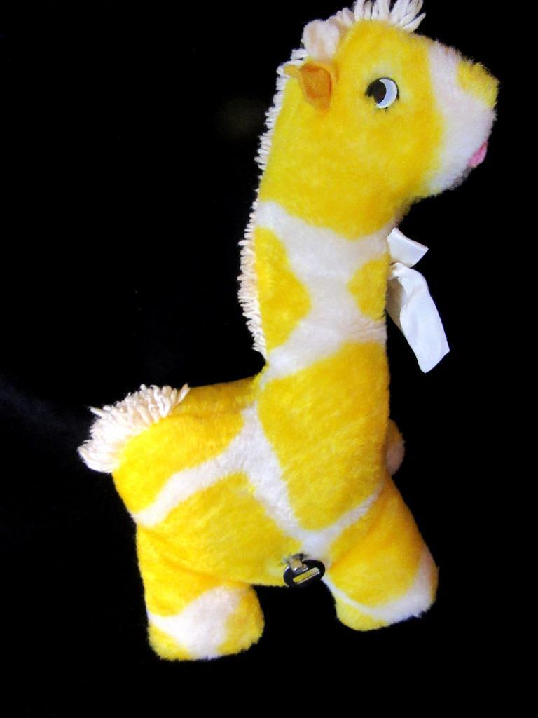 Vintage EDEN GIRAFFE Yellow White Plush Musical & Motion Wind Up Baby Toy Lovey