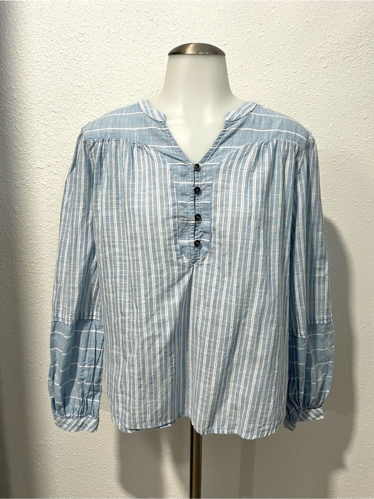 a.n.a. A New Approach Blue Striped Cotton Top Size Small a.n.a. A New Approach Blue Striped Cotton Top Size Small