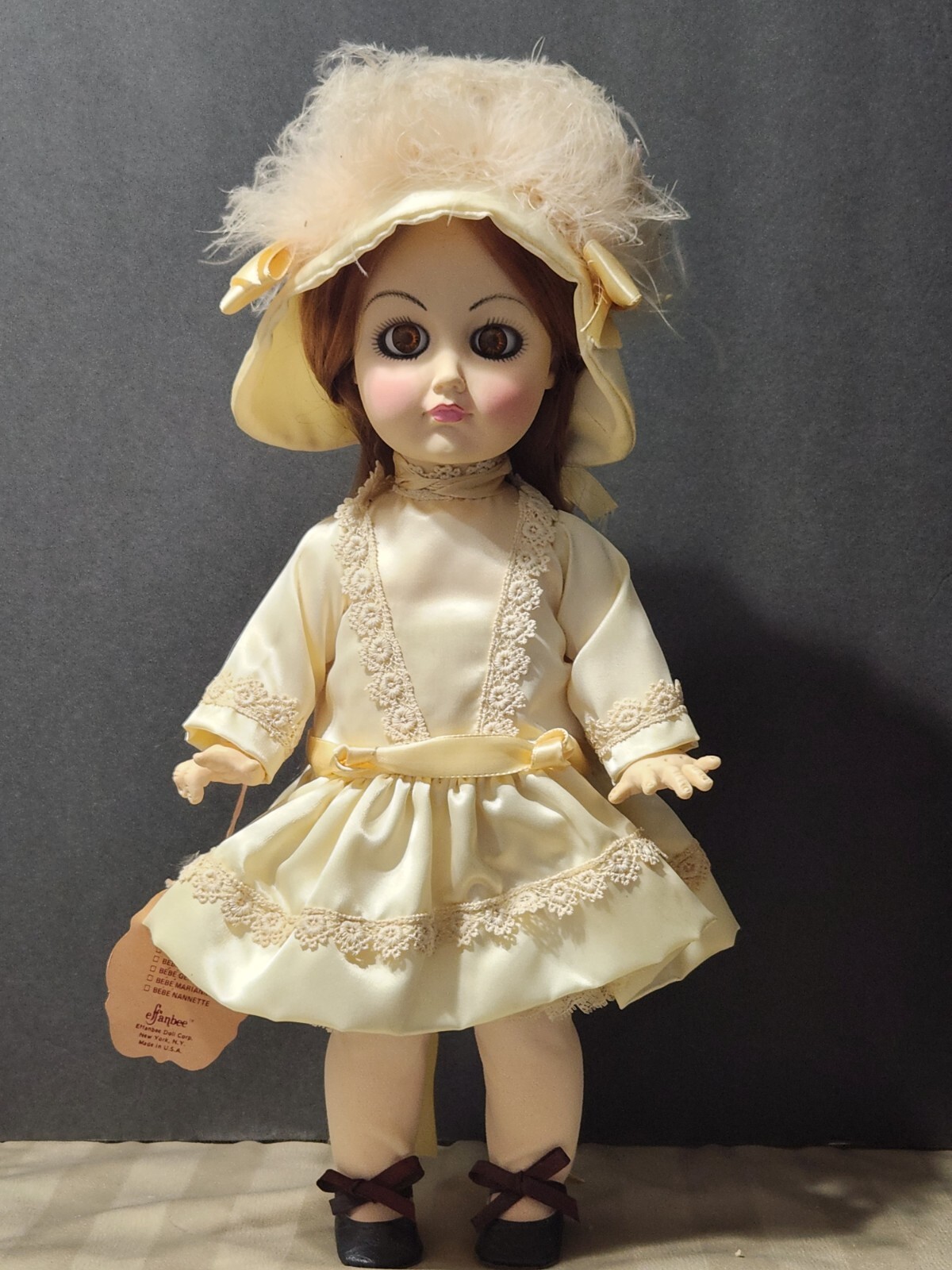VINTAGE EFFANBEE'S PETITE FILLES COLLECTION 16 VINTAGE EFFANBEE'S PETITE FILLES COLLECTION 16