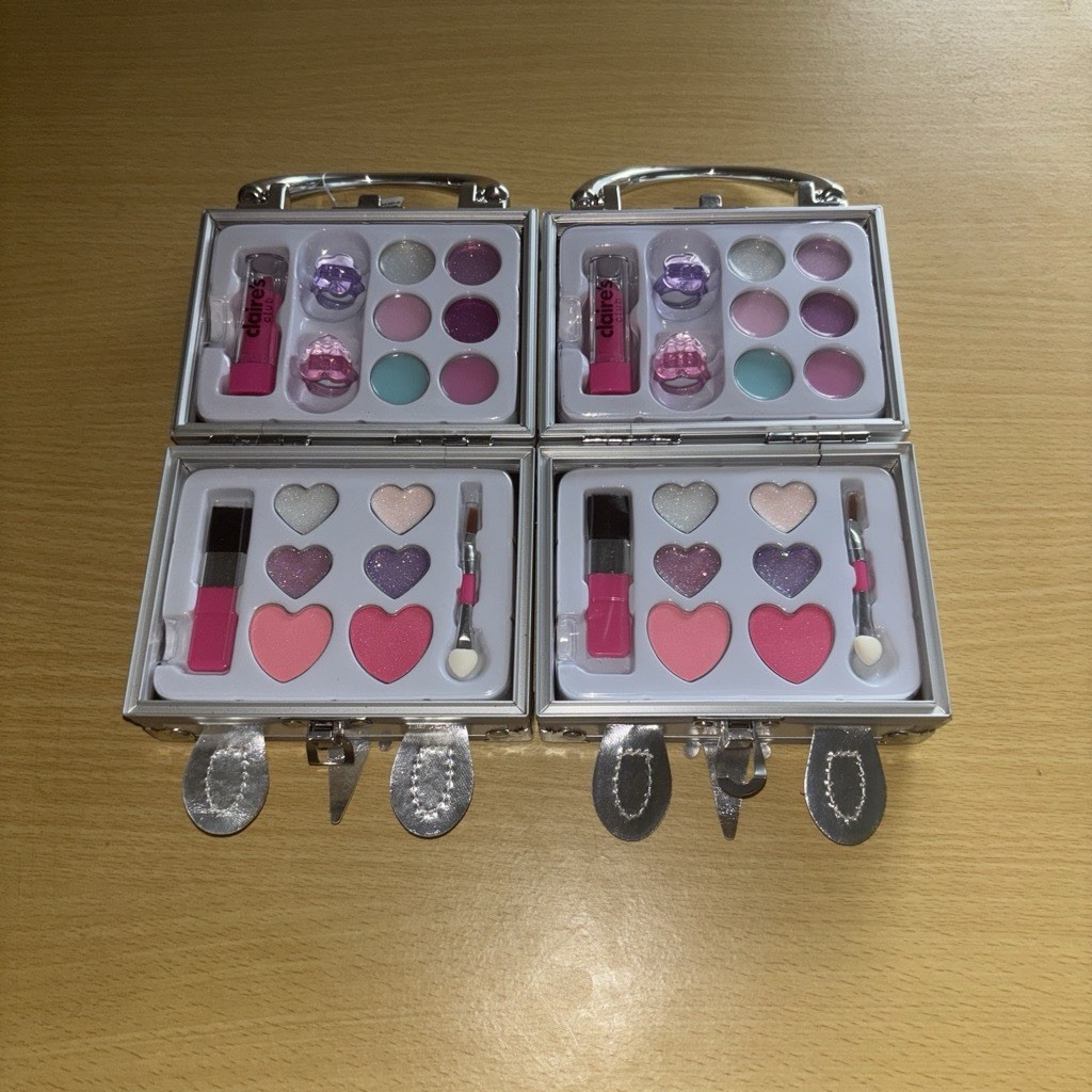 4 Claire\'s Club Mini Makeup Kits 💄