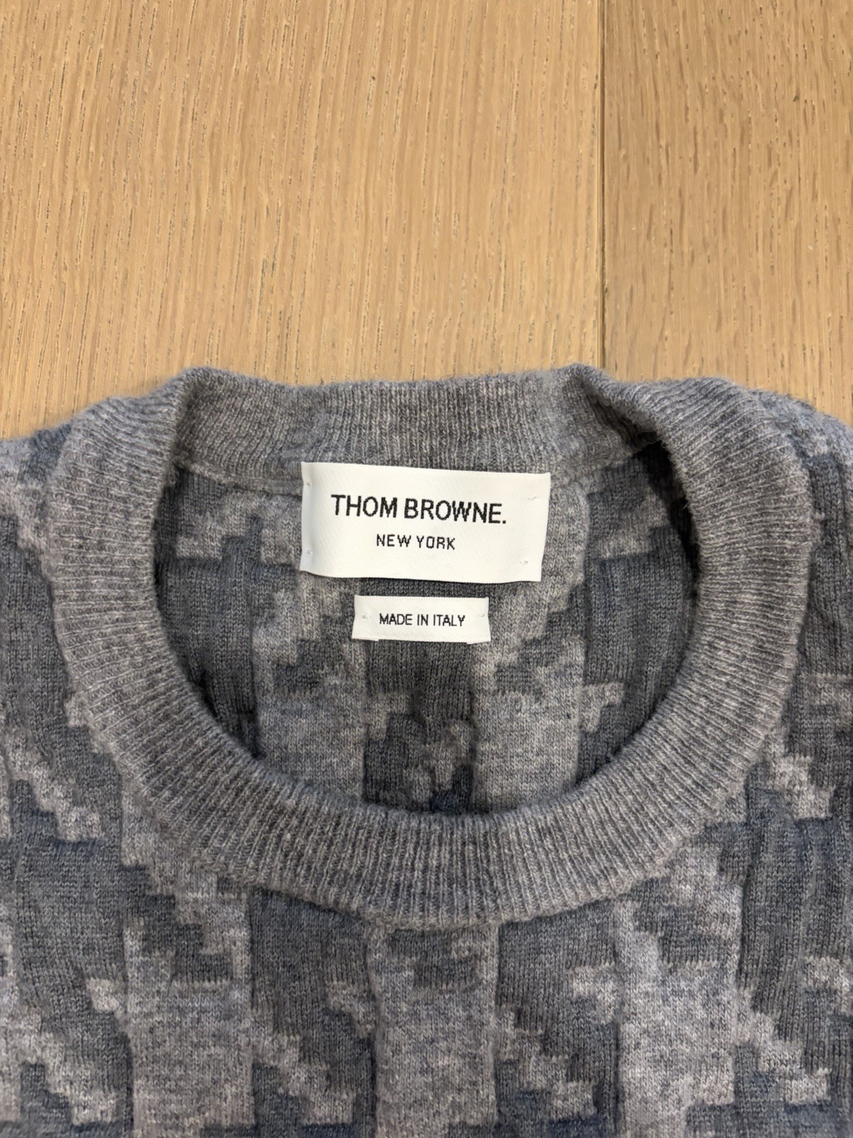 Men’s Thom Browne Gray Wool Houndstooth Sweater Men’s Thom Browne Gray Wool Houndstooth Sweater