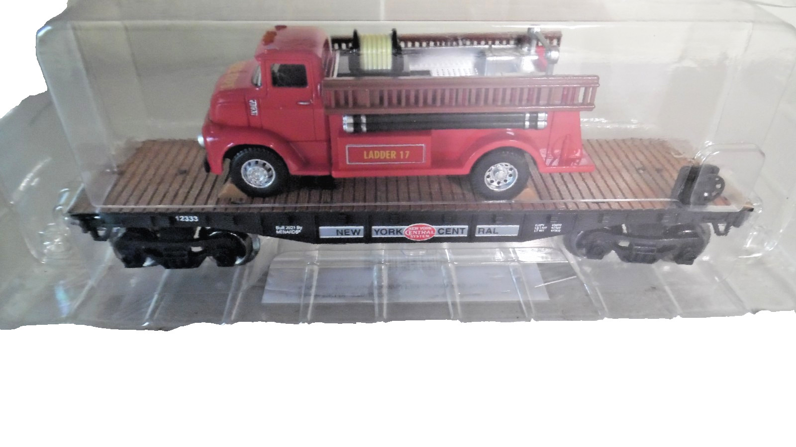 Menards 279-8320 New York Central Flatcar w/Fire Truck NIB Menards 279-8320 New York Central Flatcar w/Fire Truck NIB