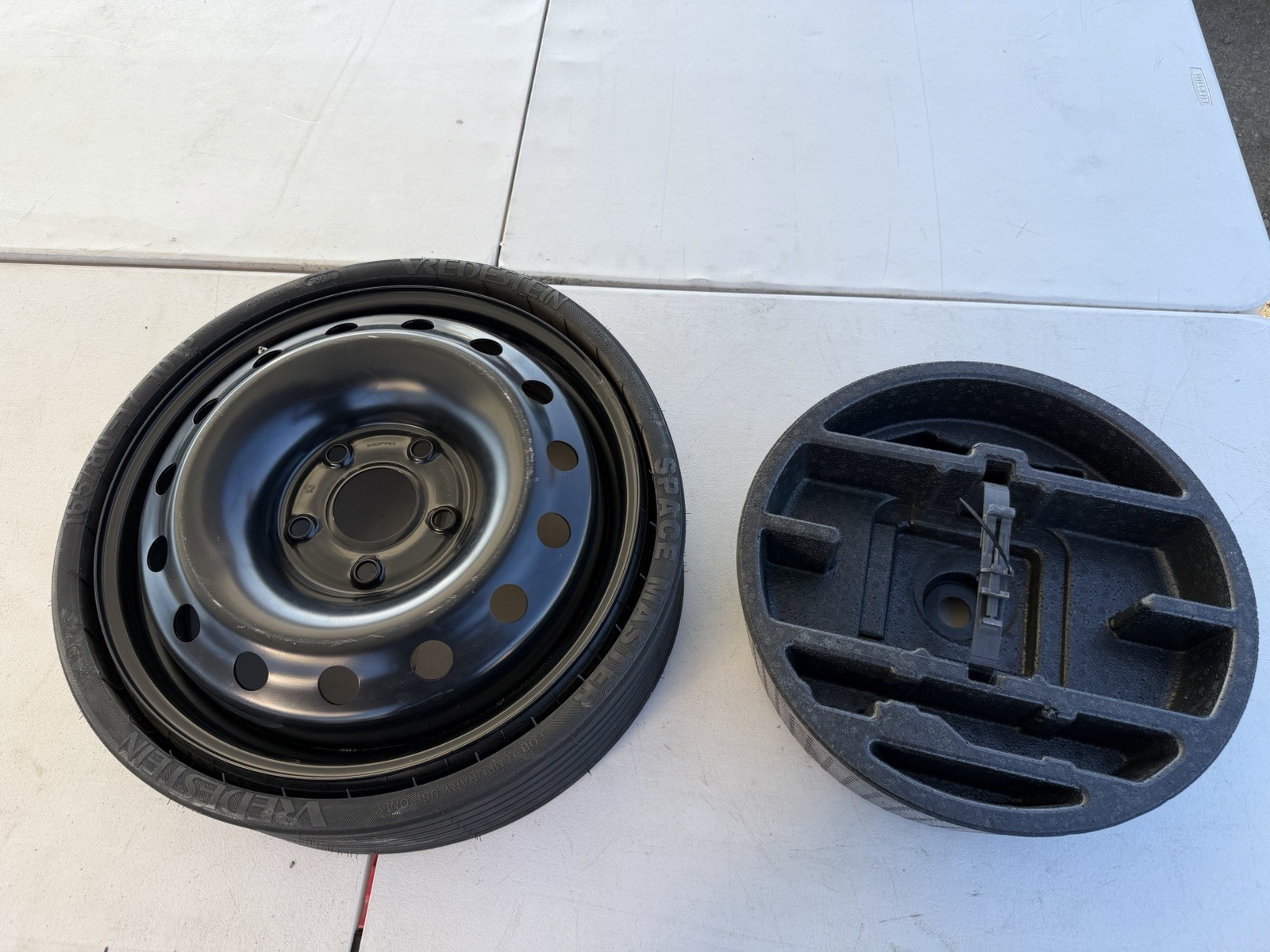 SPARE TIRE COLLAPSIBLE 165/80-17 OEM SPARE  FITS:2017-2023 CHRYSLER PACIFICA