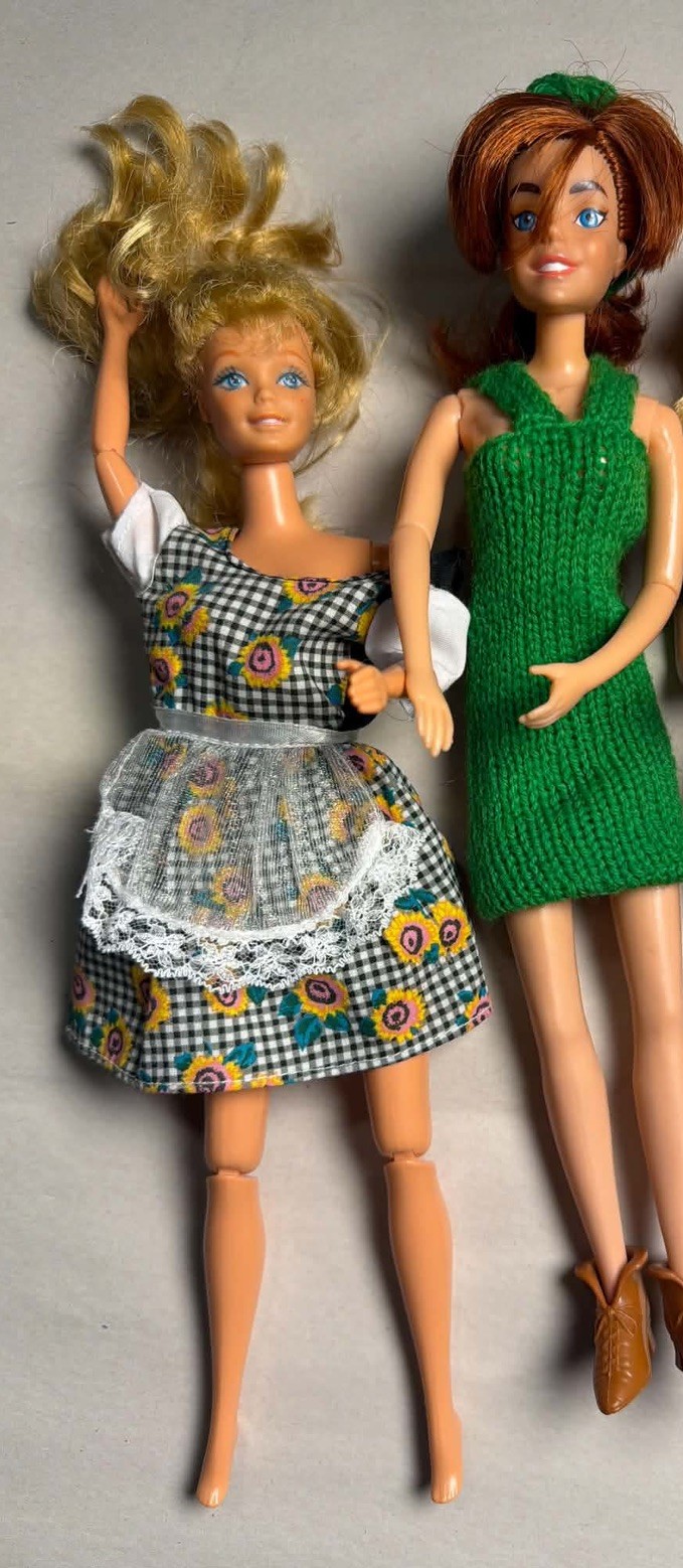 Vintage 1997 - 98 Mattel Barbie Doll Lot of 2 - 11in - clothes, Shoes blue eyes Vintage 1997 - 98 Mattel Barbie Doll Lot of 2 - 11in - clothes, Shoes blue eyes